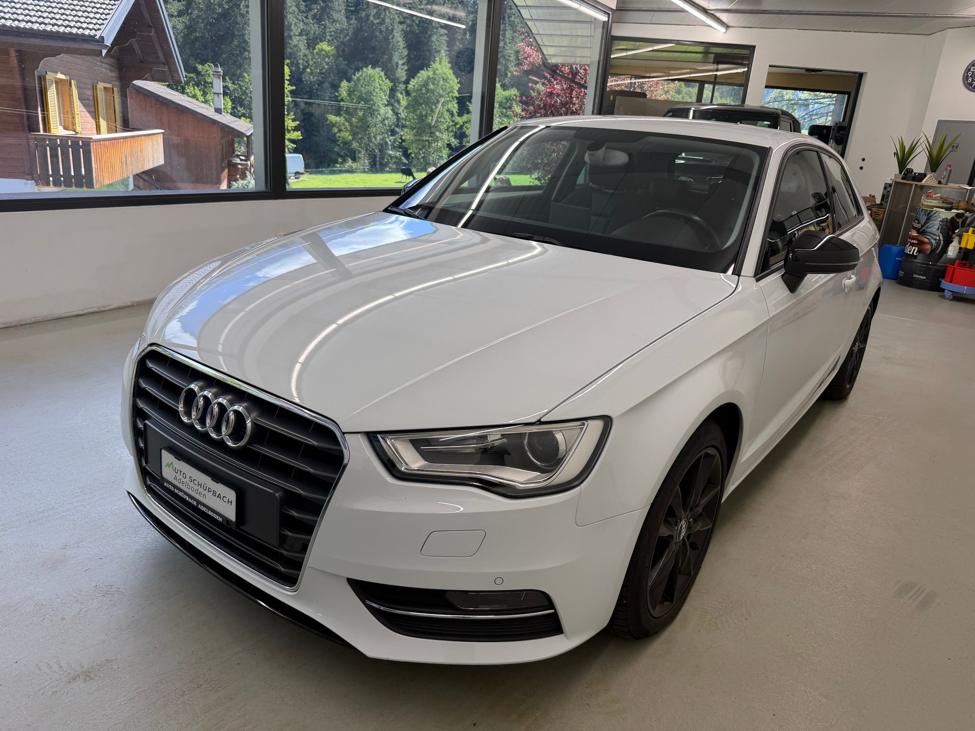 AUDI A3 1.8 TFSI Attraction S-tronic-image-9
