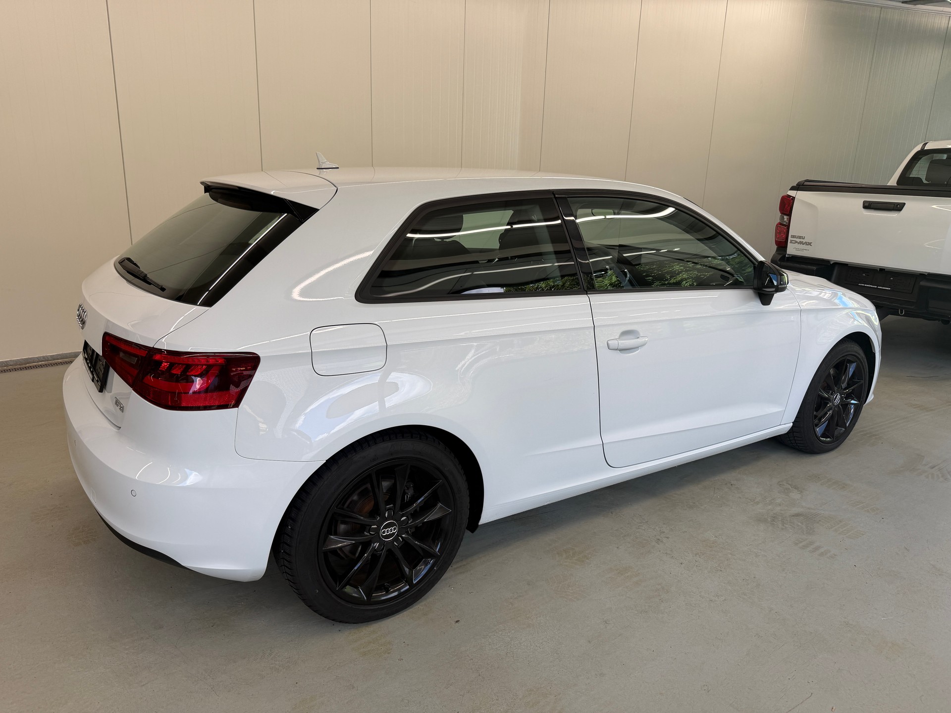 AUDI A3 1.8 TFSI Attraction S-tronic-image-3