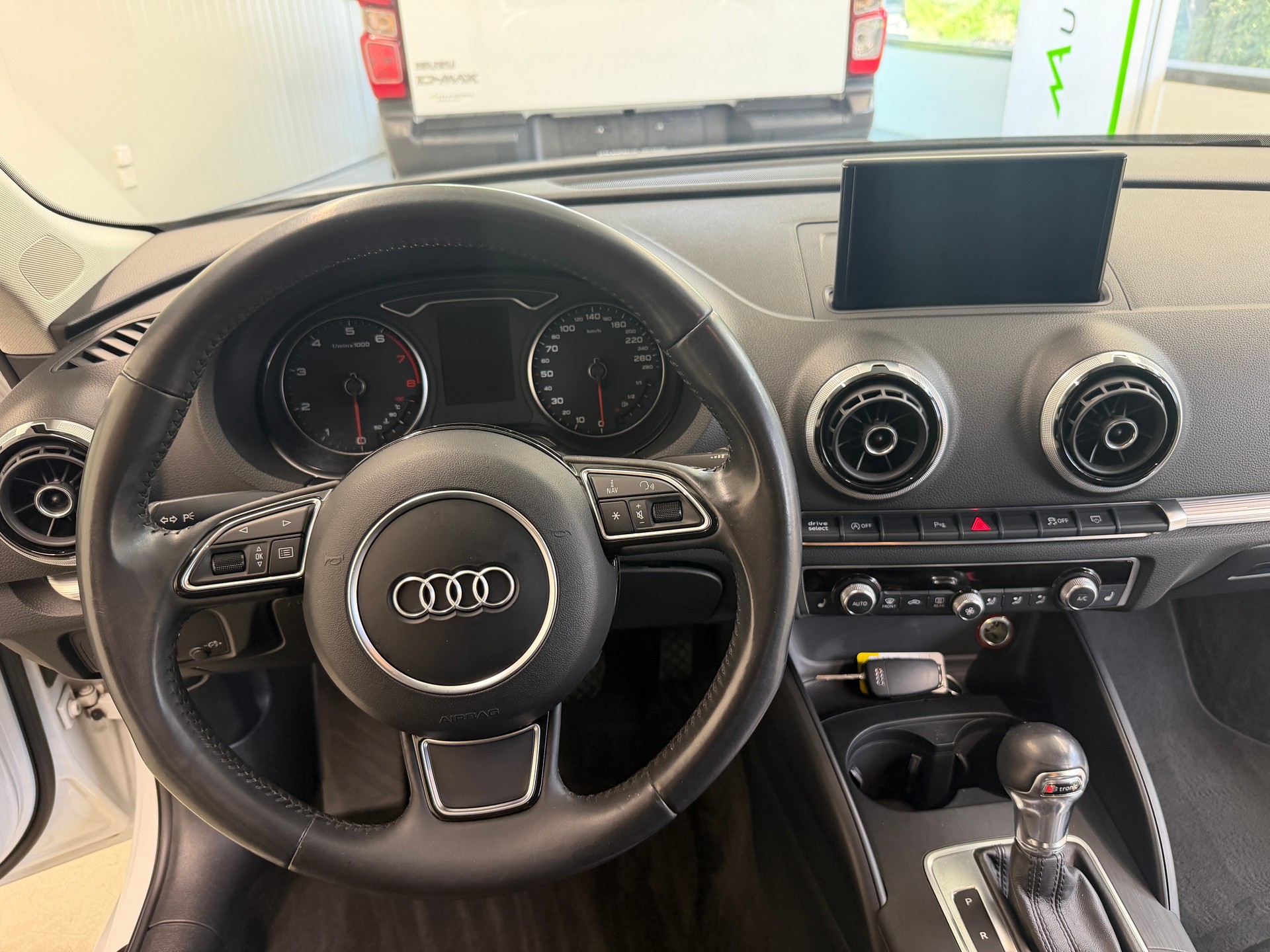 AUDI A3 1.8 TFSI Attraction S-tronic-image-20