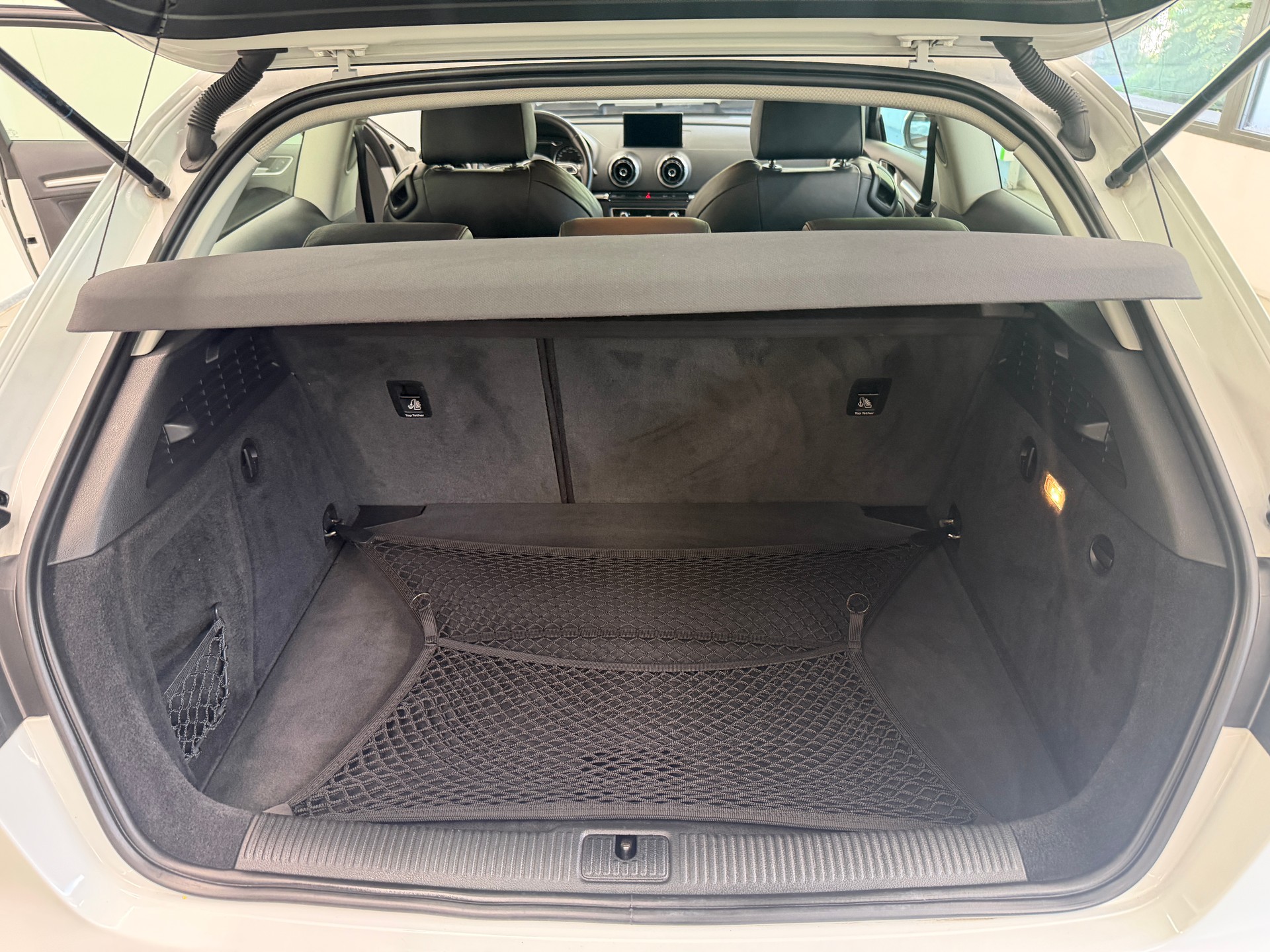 AUDI A3 1.8 TFSI Attraction S-tronic-image-15