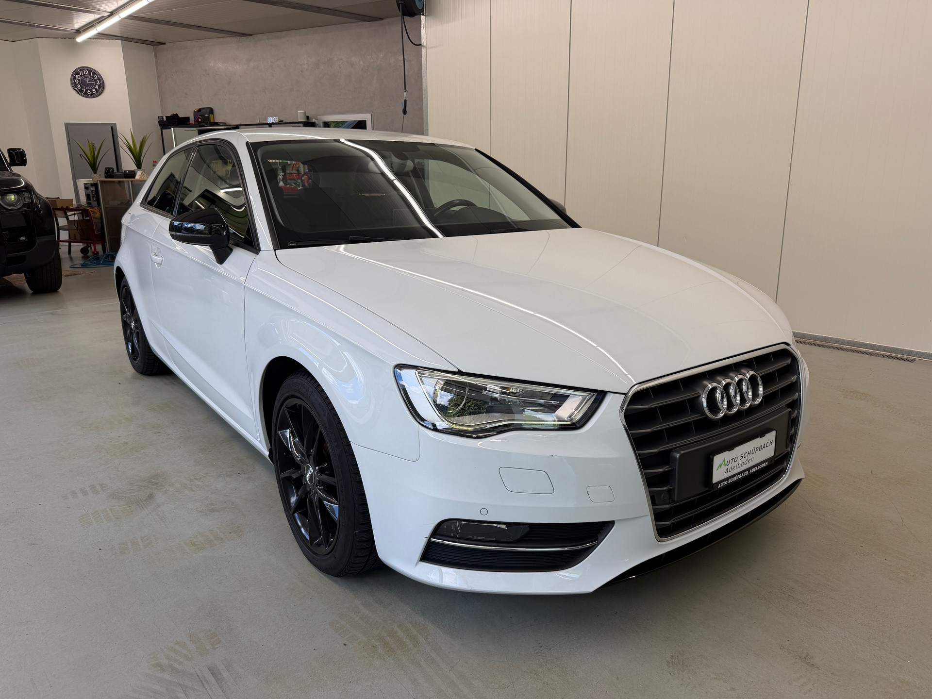 AUDI A3 1.8 TFSI Attraction S-tronic-image-0