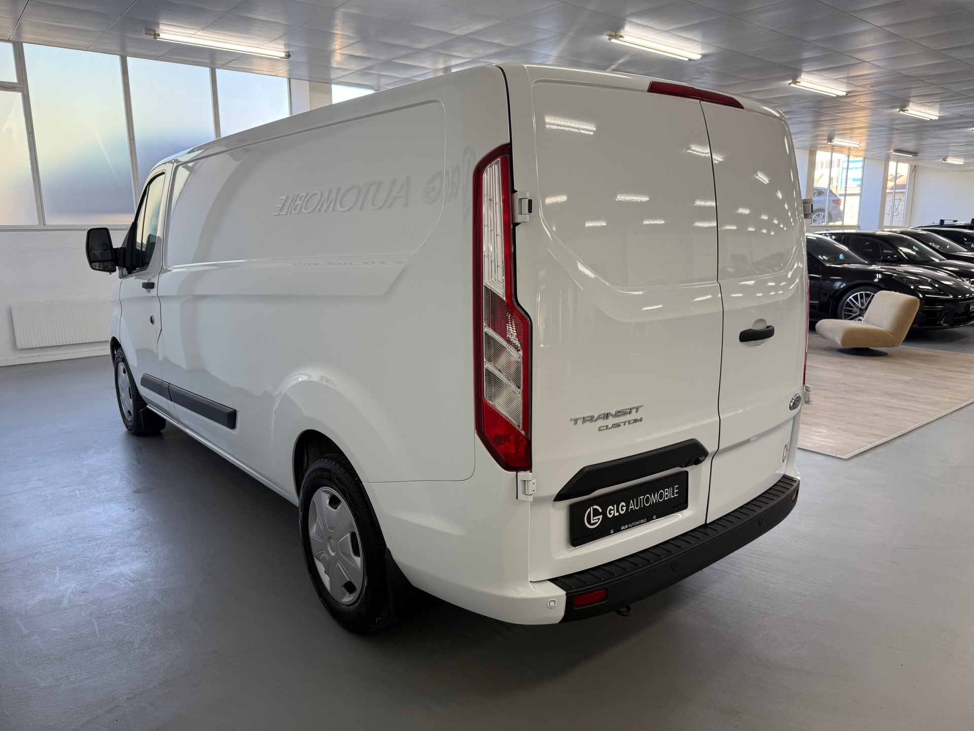 FORD Transit Custom Van 300 L2H1 Trend A-image-5