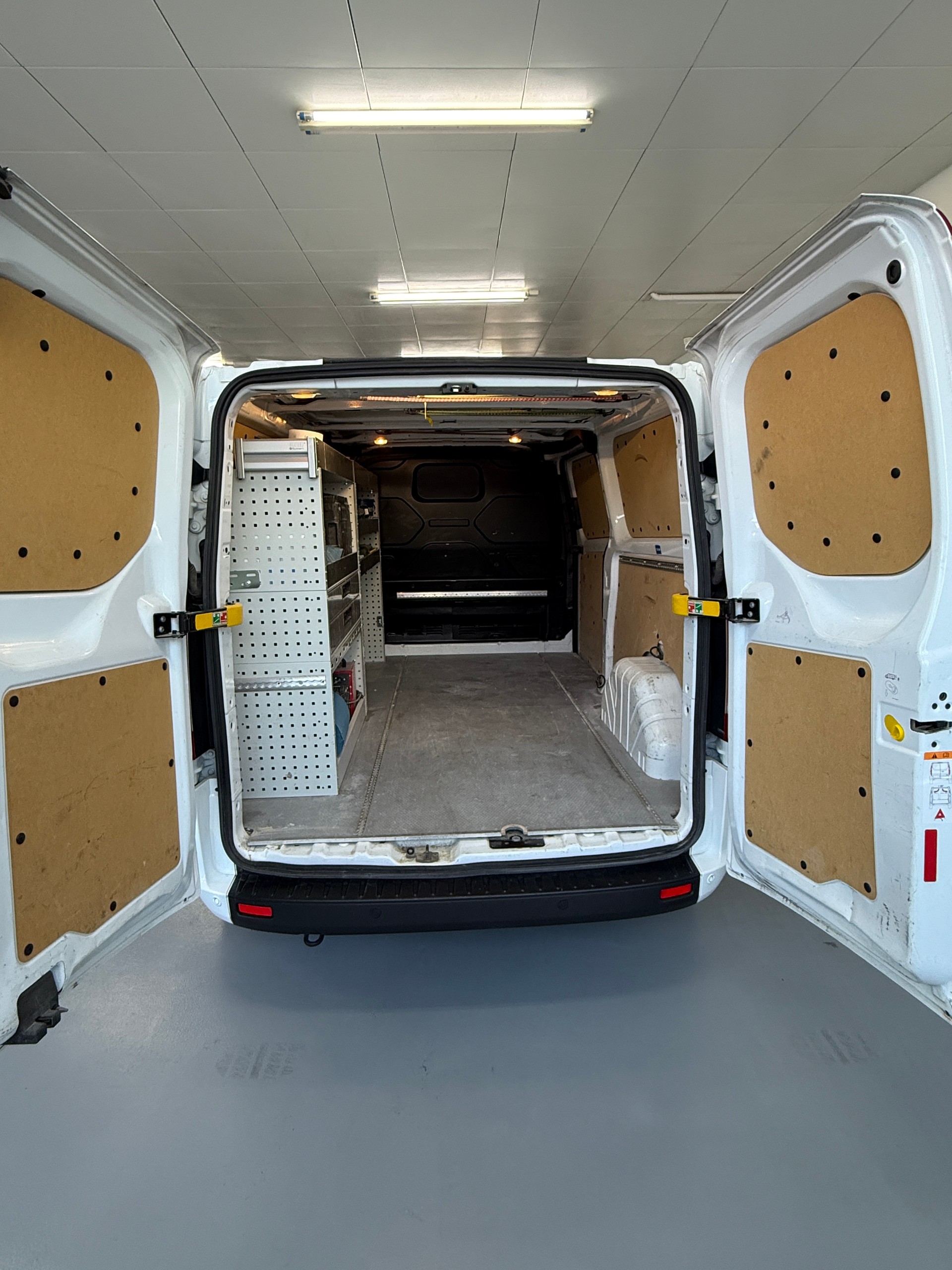 FORD Transit Custom Van 300 L2H1 Trend A-image-12