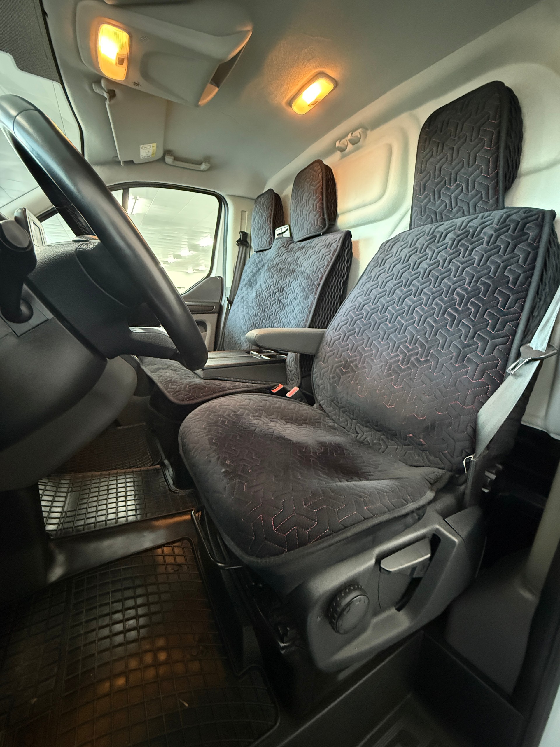FORD Transit Custom Van 300 L2H1 Trend A-image-7