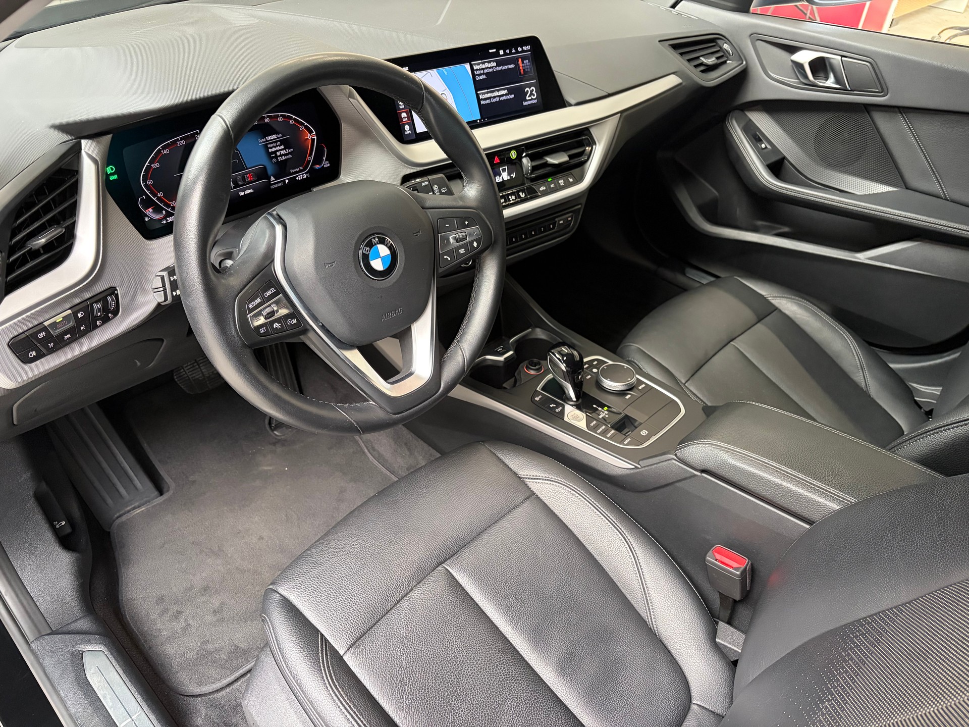 BMW 118i Steptronic-image-6