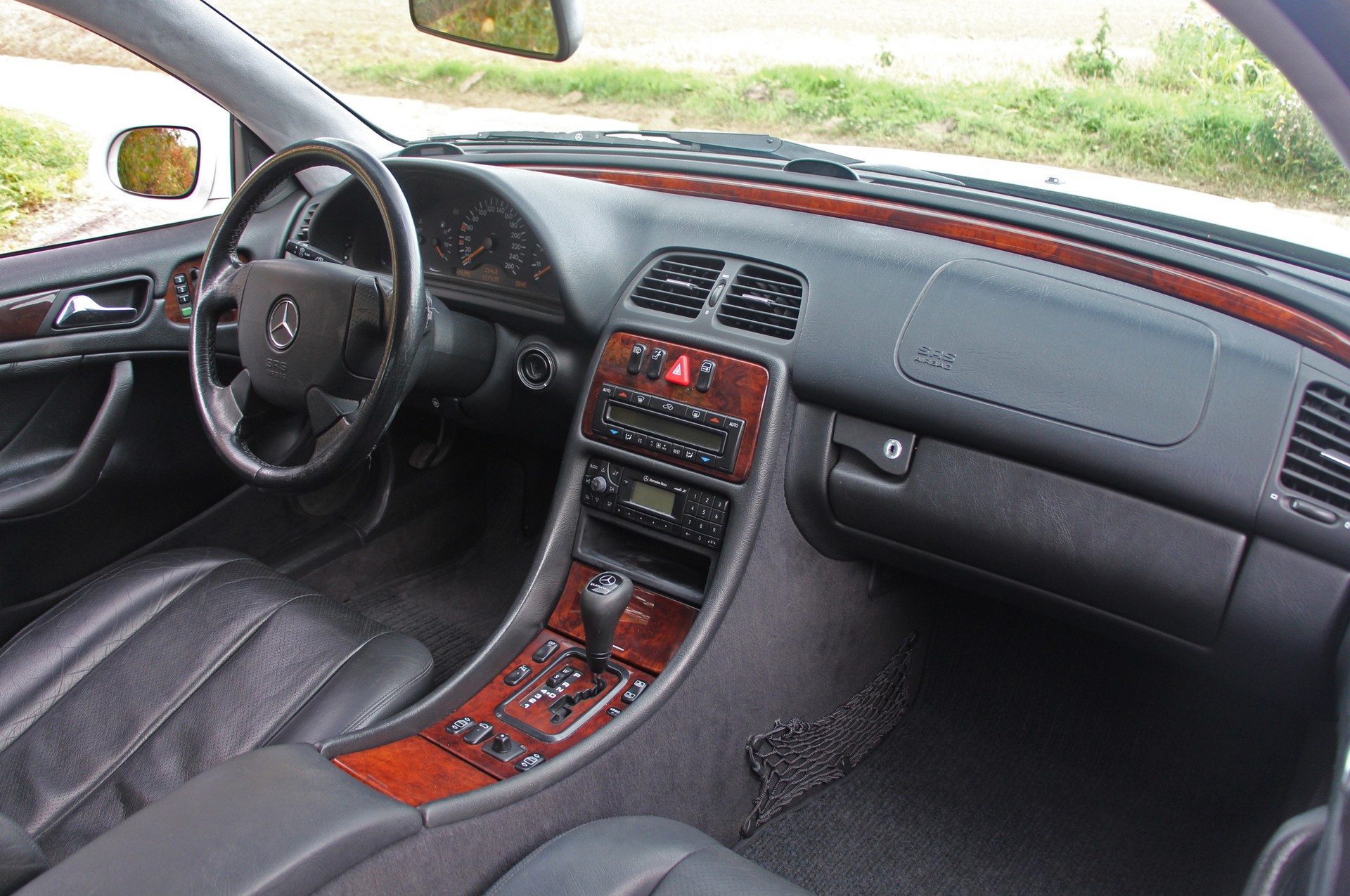 MERCEDES-BENZ CLK 320 Elégance Automatic-image-8