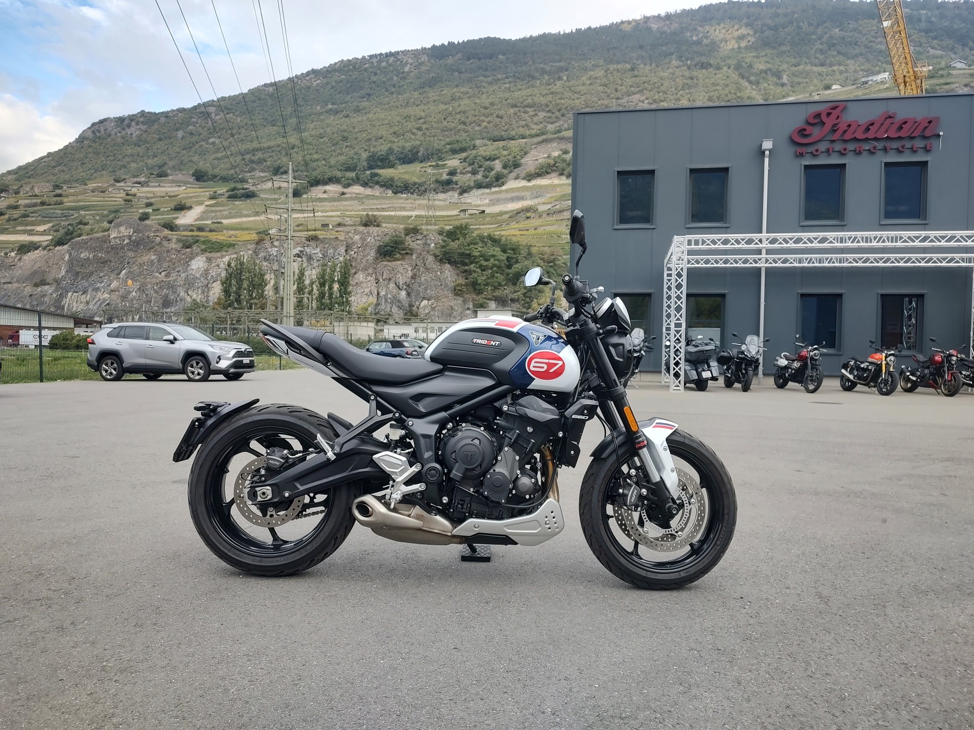 TRIUMPH Trident 660