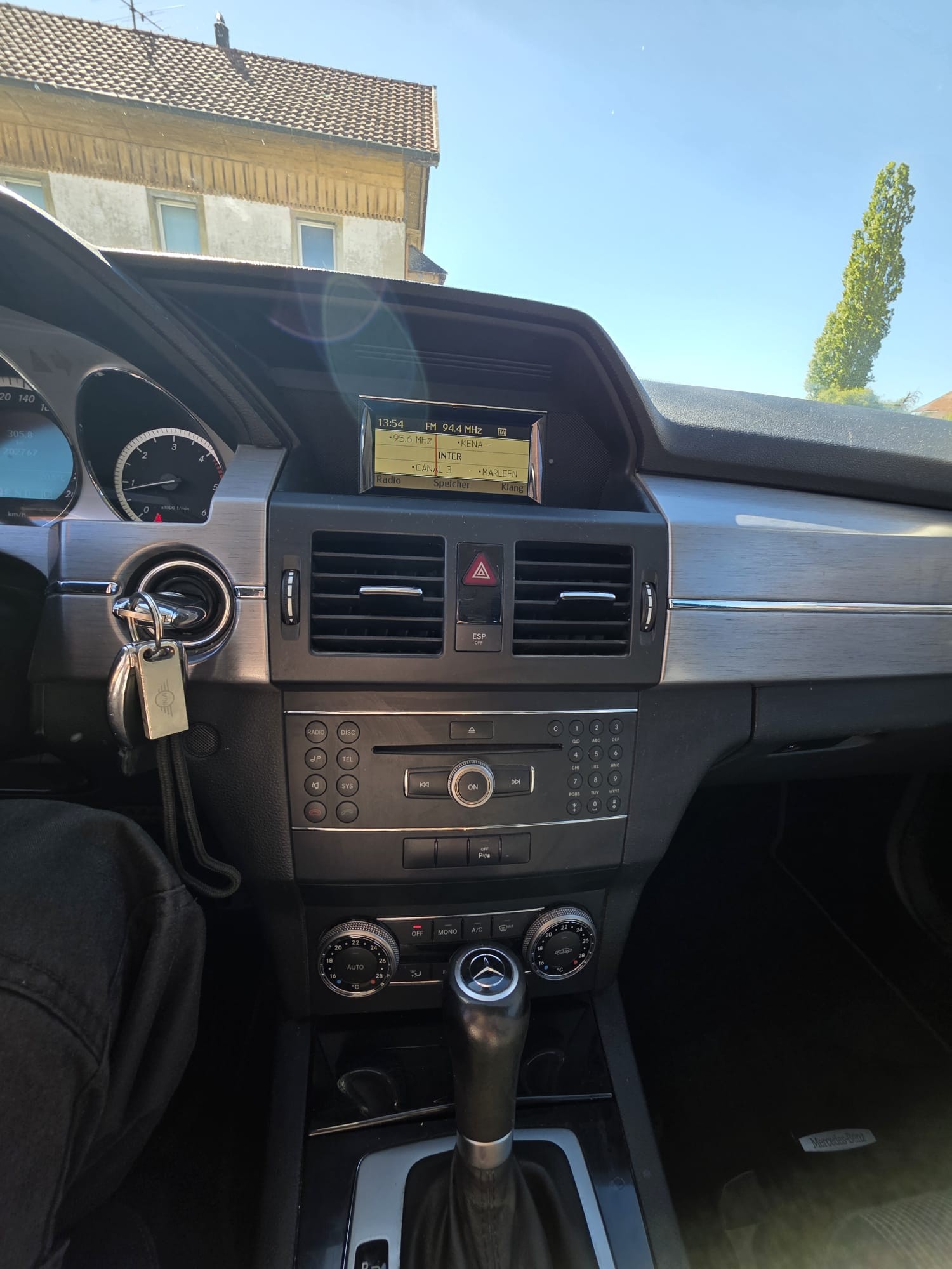 MERCEDES-BENZ GLK 220 CDI BlueEfficiency 4Matic 7G-Tronic-image-4