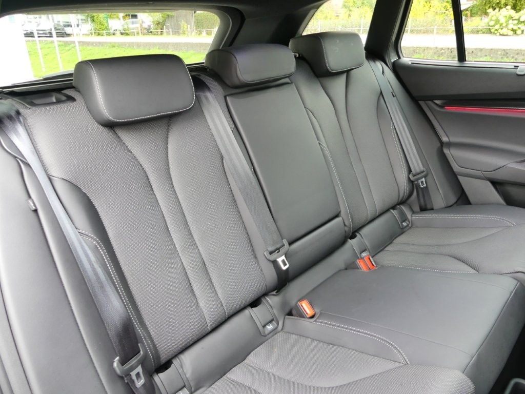 SKODA Enyaq 4x4 RS-image-12