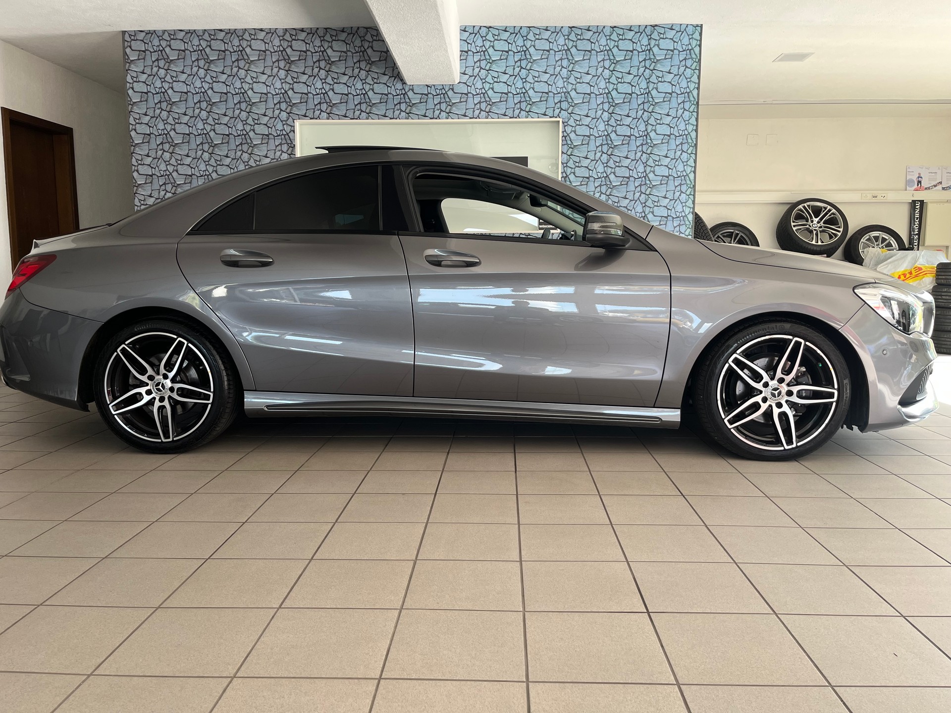 MERCEDES-BENZ CLA 200 AMG Line 7G-DCT-image-1