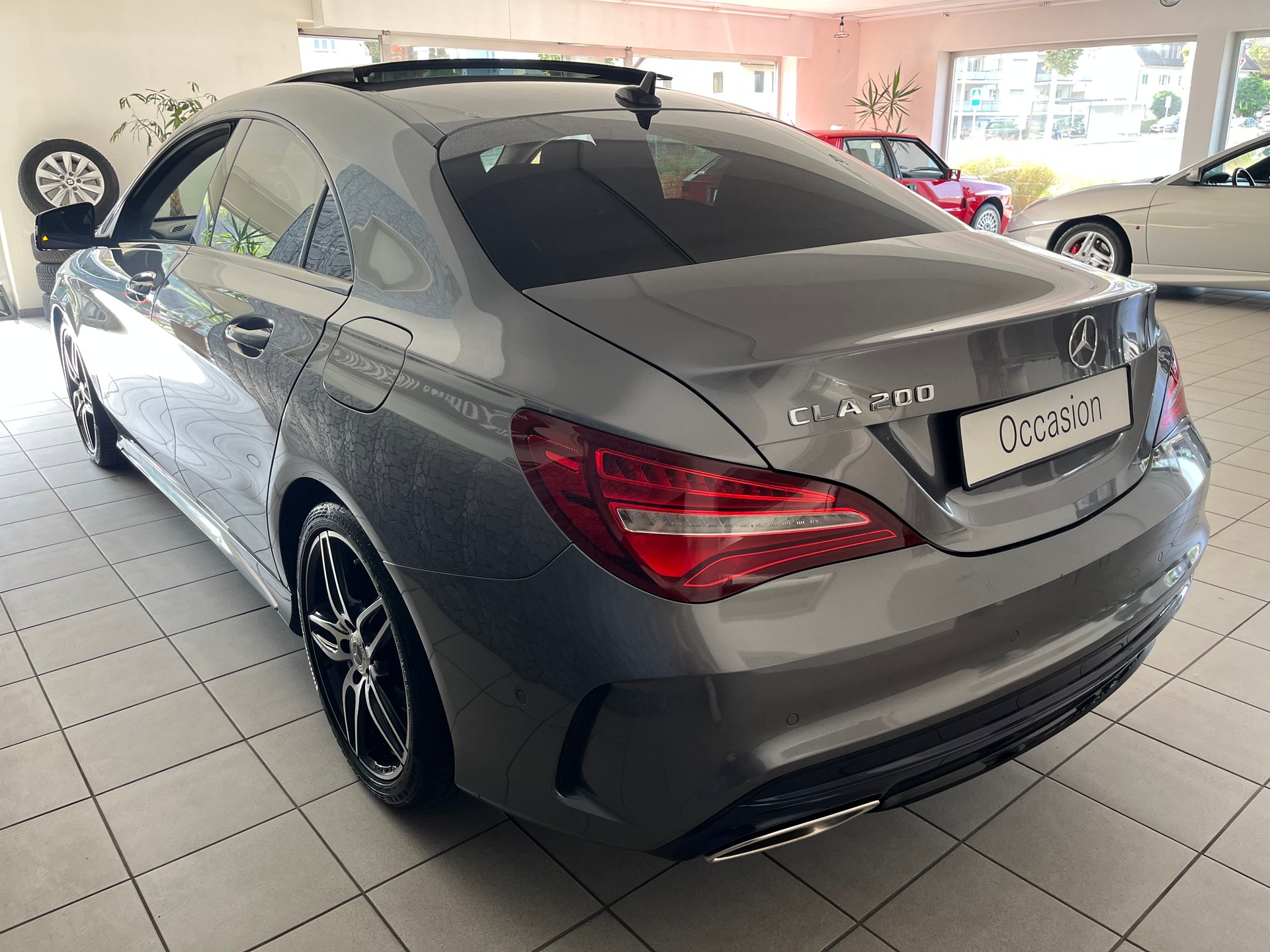 MERCEDES-BENZ CLA 200 AMG Line 7G-DCT-image-3