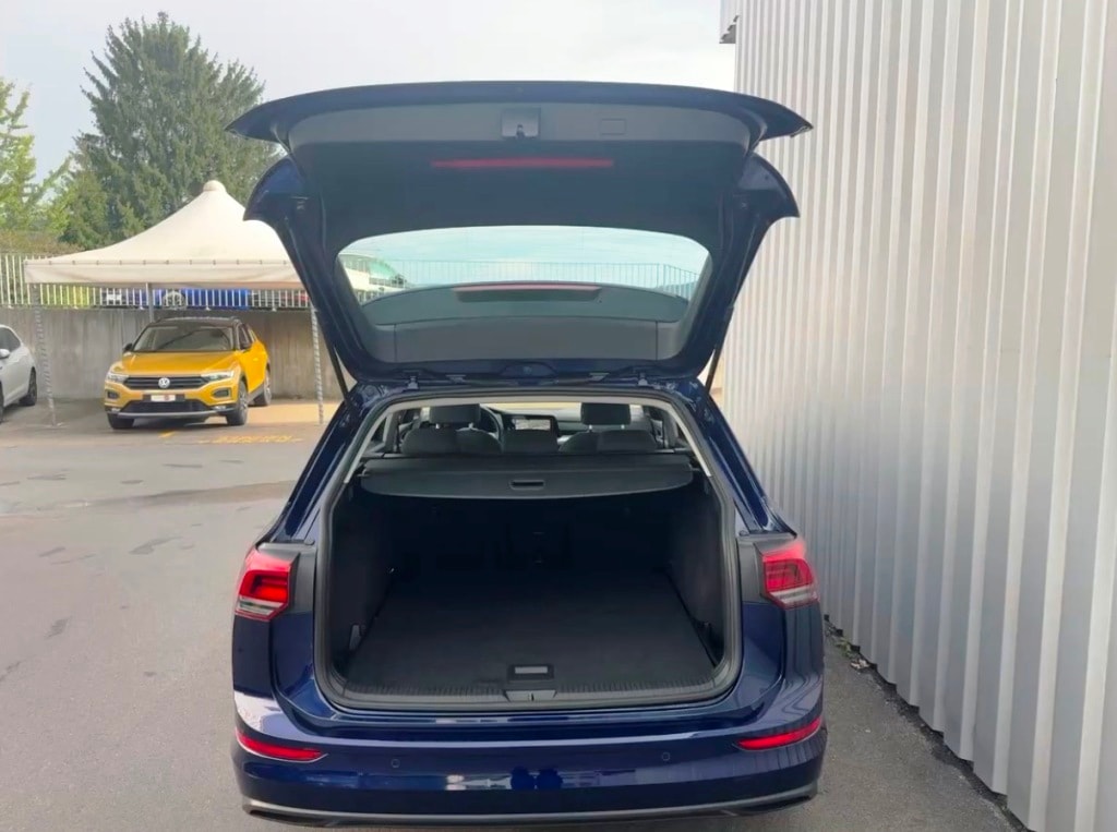 VW Golf Variant 2.0 TDI Life DSG 4Motion-image-4