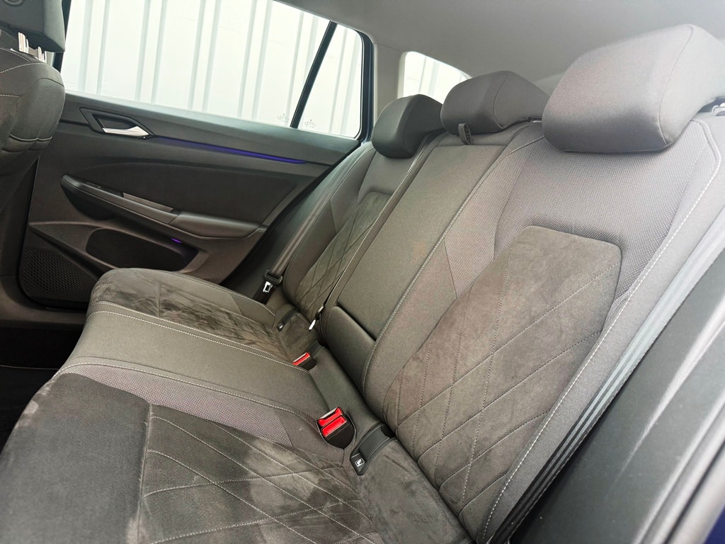 VW Golf Variant 2.0 TDI Life DSG 4Motion-image-12