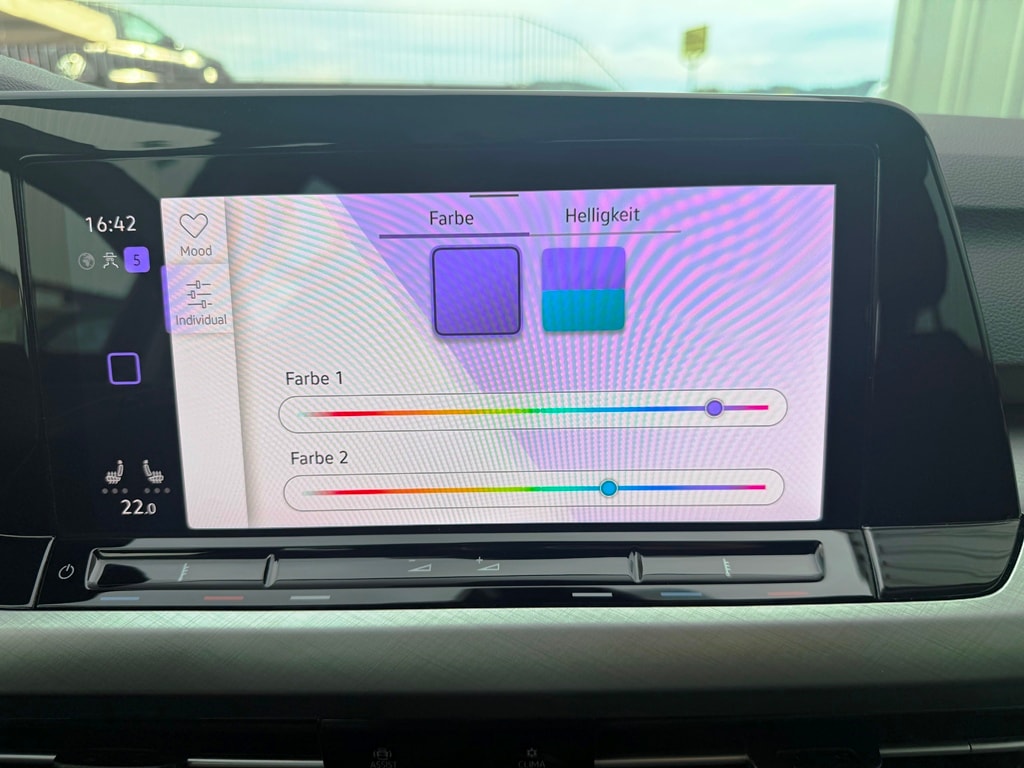 VW Golf Variant 2.0 TDI Life DSG 4Motion-image-9