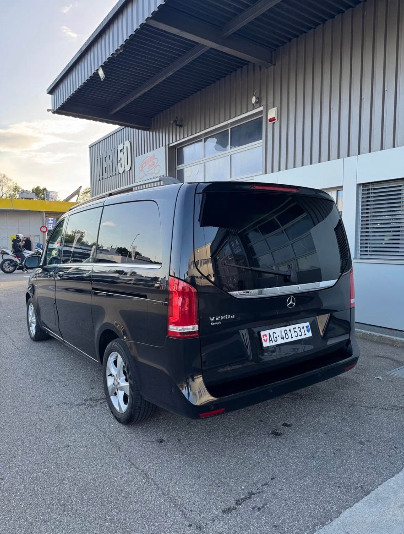 MERCEDES-BENZ V 220 d Avantgarde lang-image-2