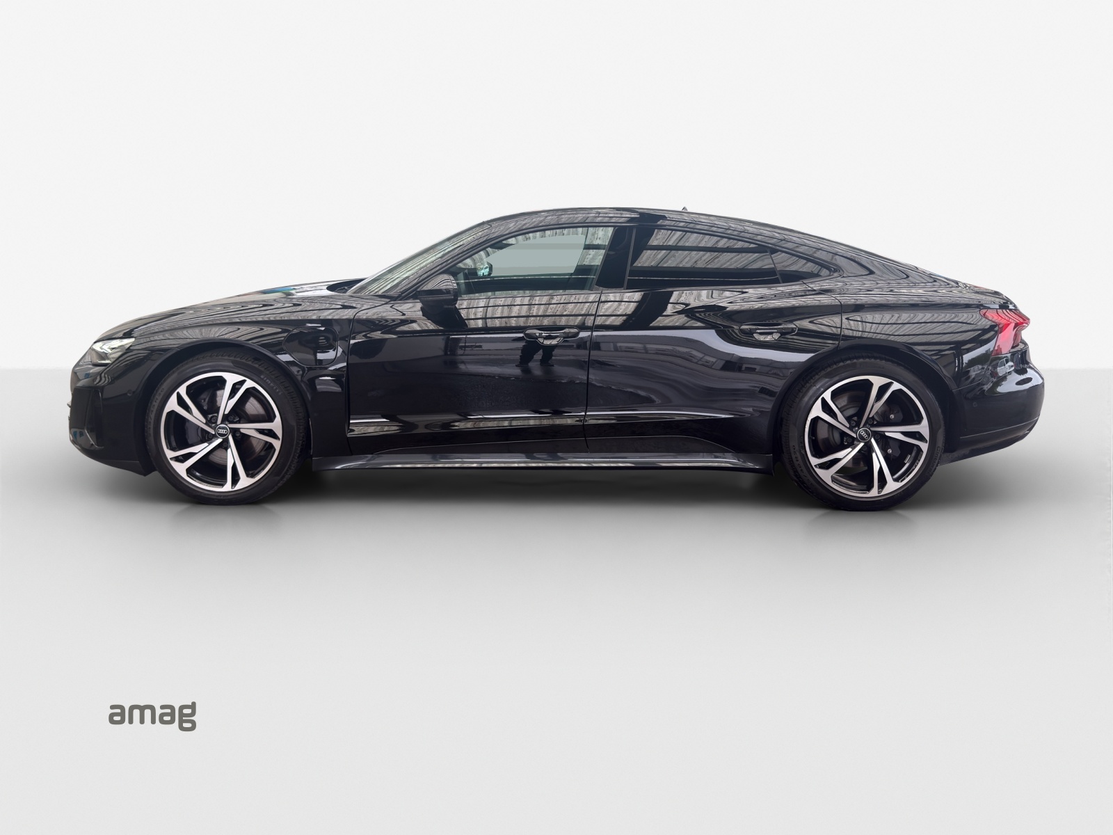 AUDI e-tron GT quattro-image-1