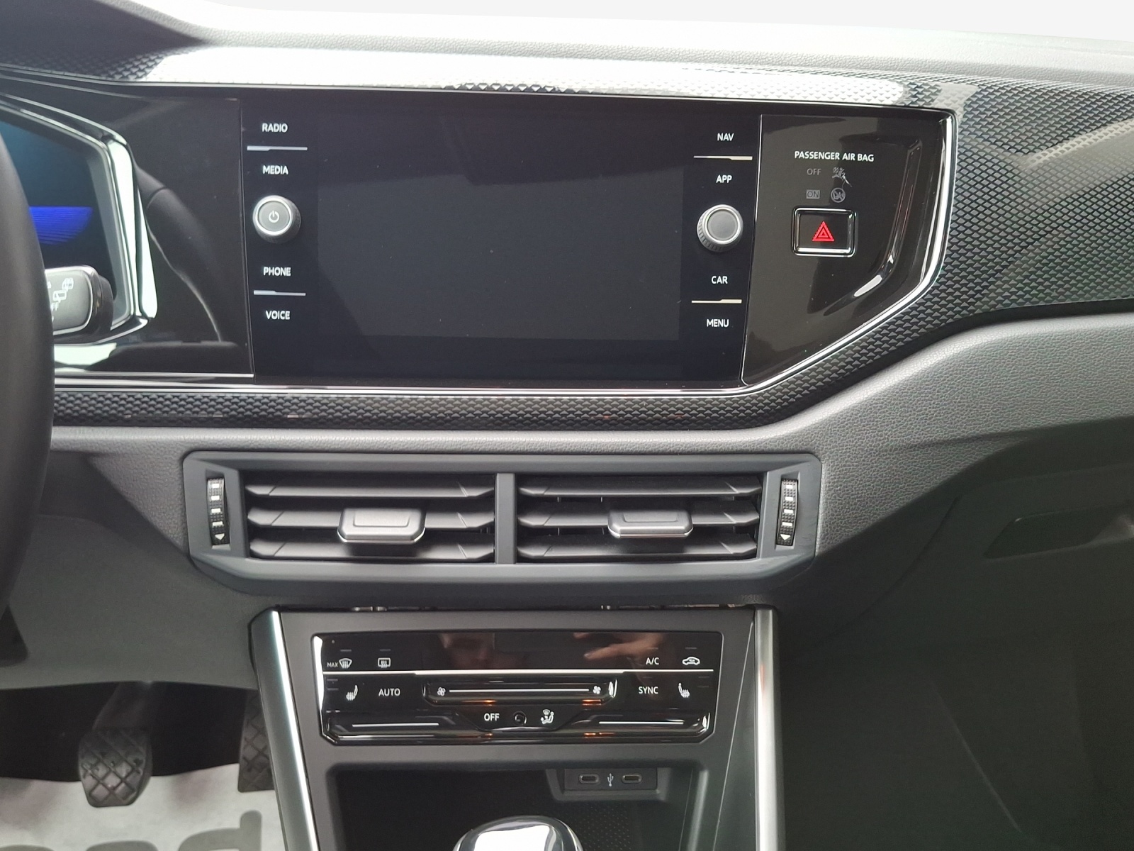VW Polo 1.0 TSI Life-image-10