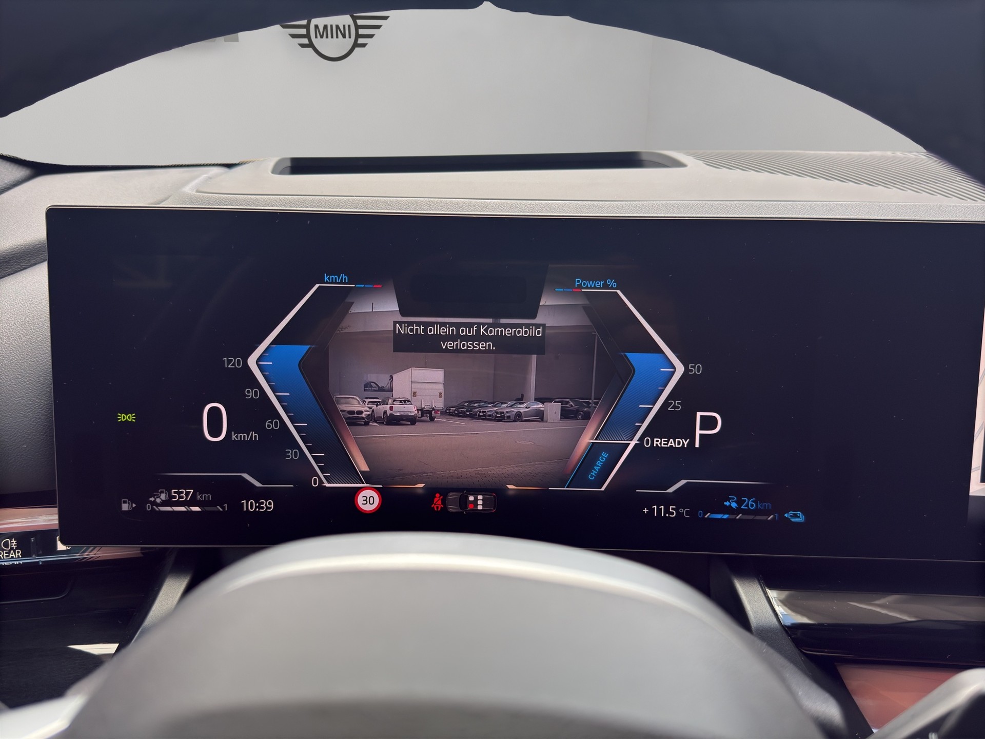 BMW 530e xDrive Touring M Sport Pro Steptronic-image-14