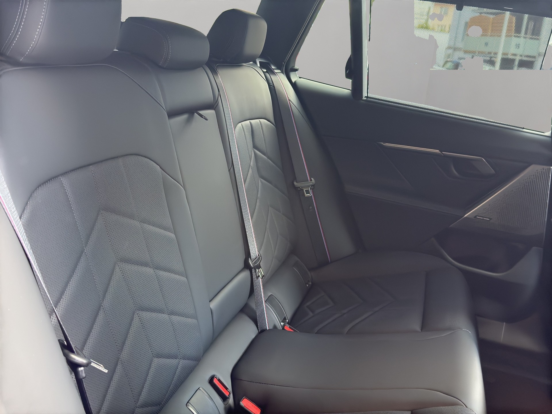 BMW 530e xDrive Touring M Sport Pro Steptronic-image-21