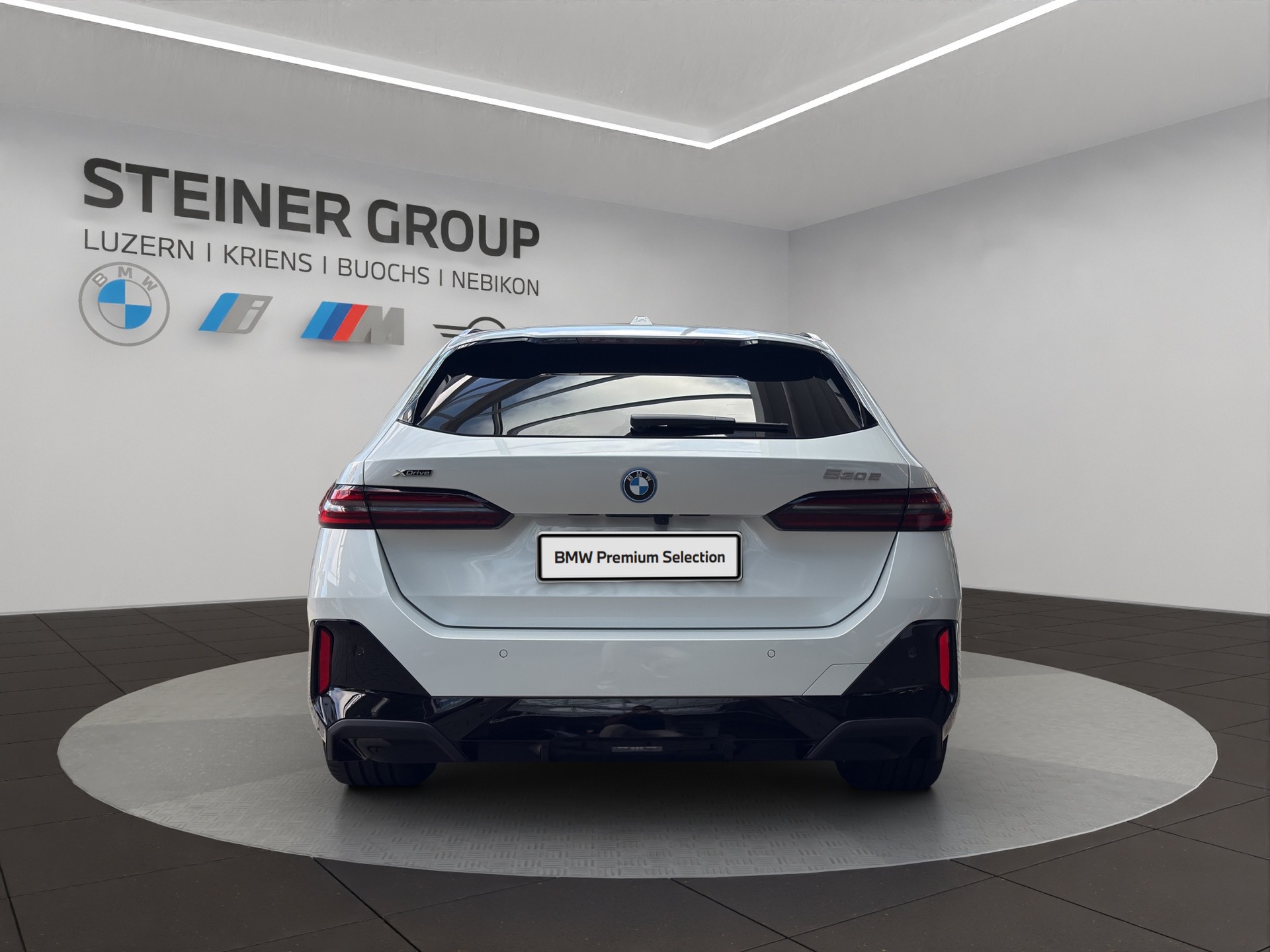 BMW 530e xDrive Touring M Sport Pro Steptronic-image-5