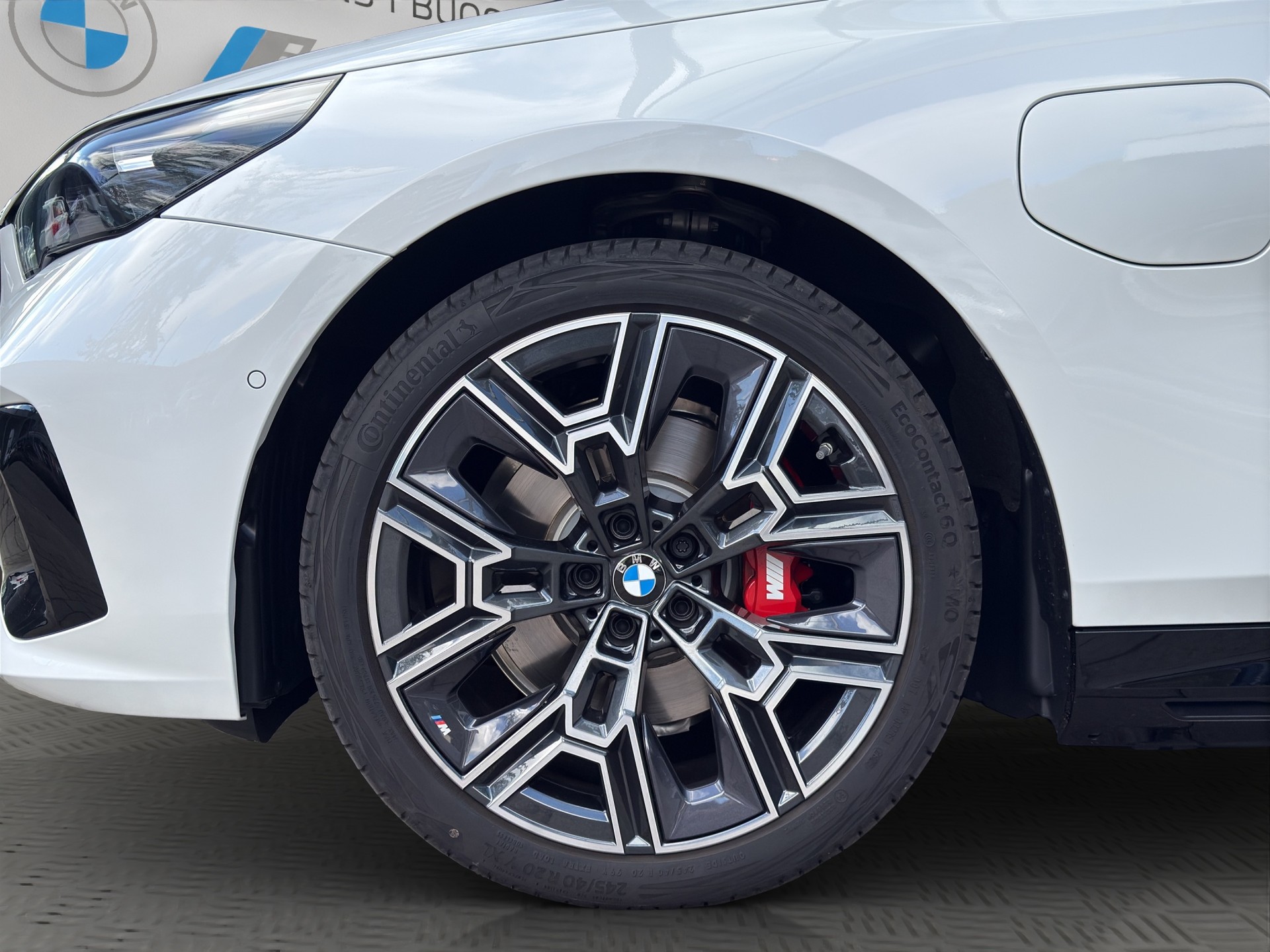 BMW 530e xDrive Touring M Sport Pro Steptronic-image-8