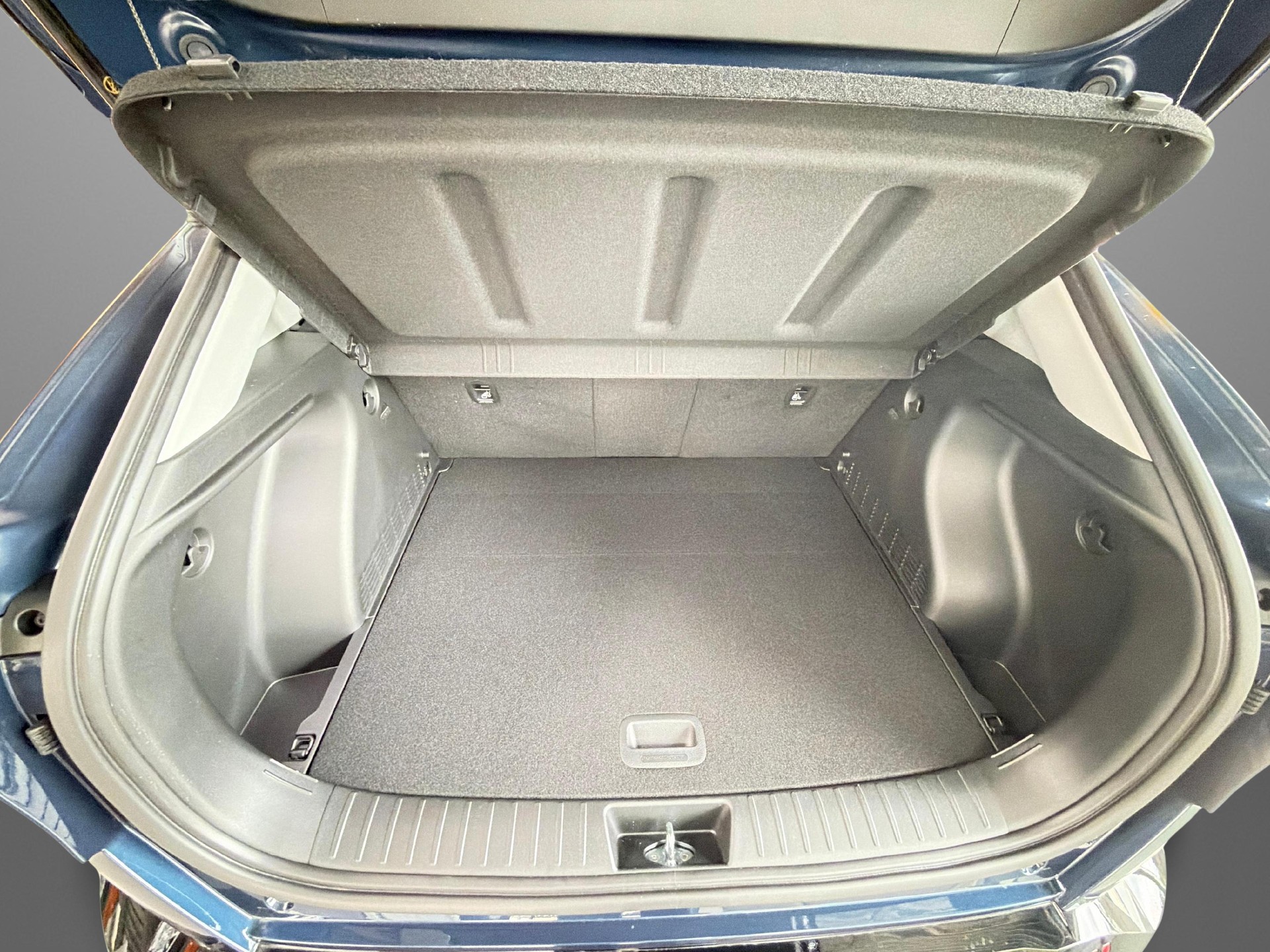 HYUNDAI Kona 65 kWh Electric Amplia + roues d’hiver gratuit-image-11