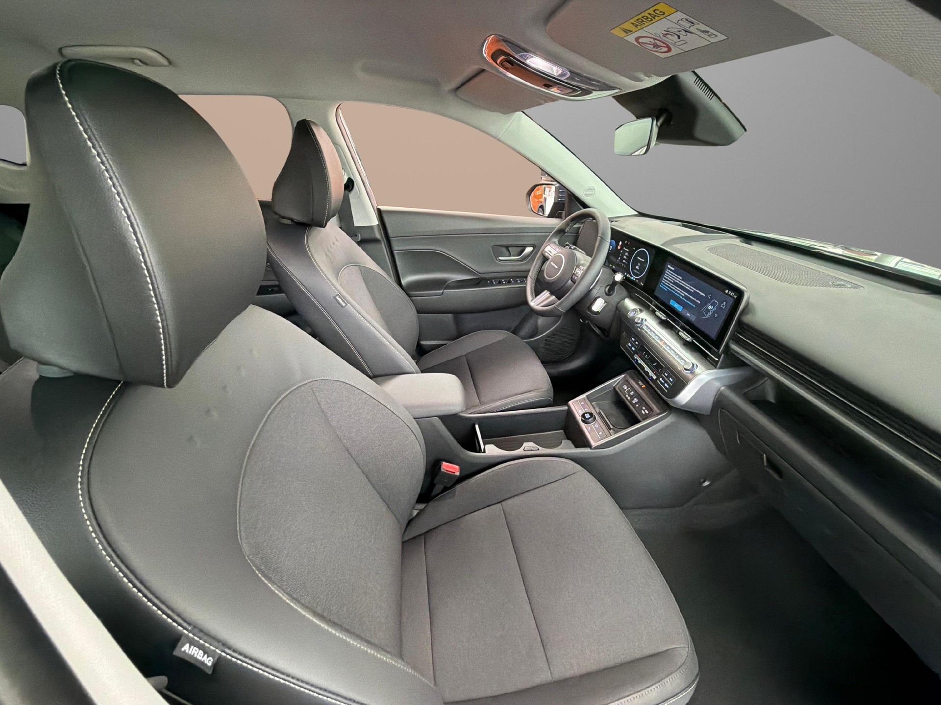 HYUNDAI Kona 65 kWh Electric Amplia + roues d’hiver gratuit-image-9
