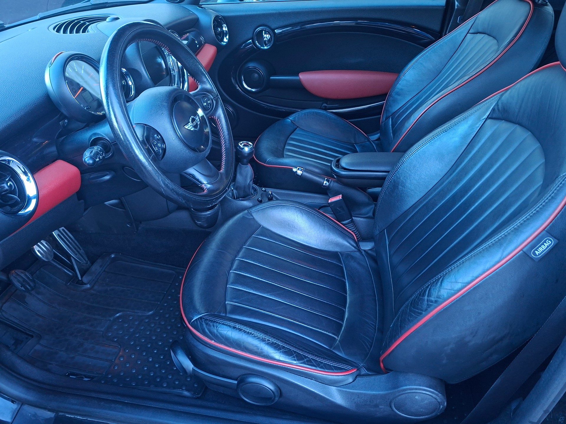 MINI Cooper John Cooper Works-image-6