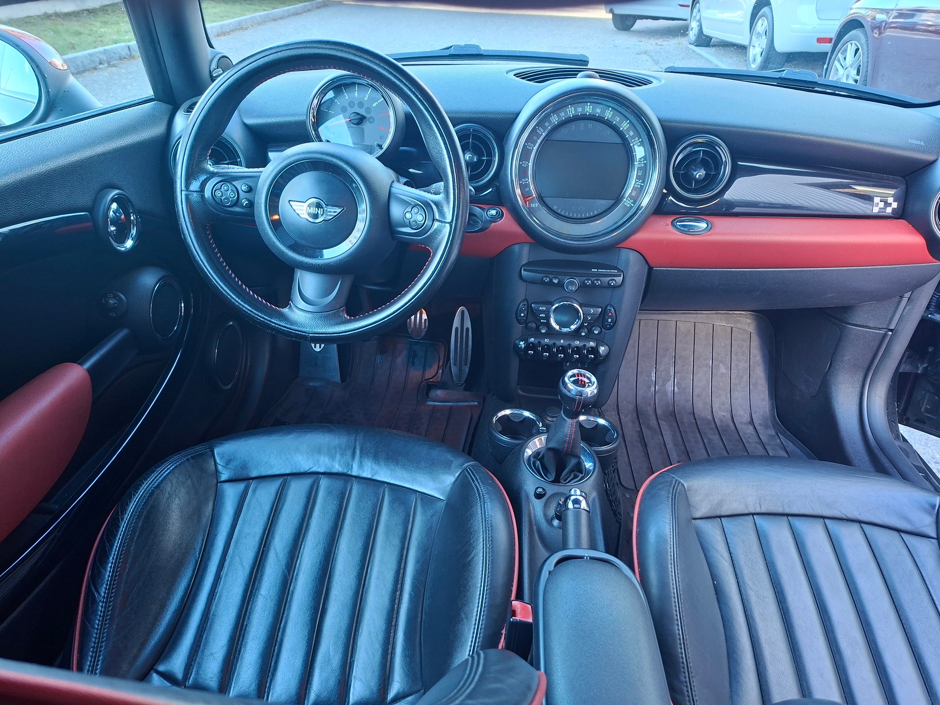 MINI Cooper John Cooper Works-image-8
