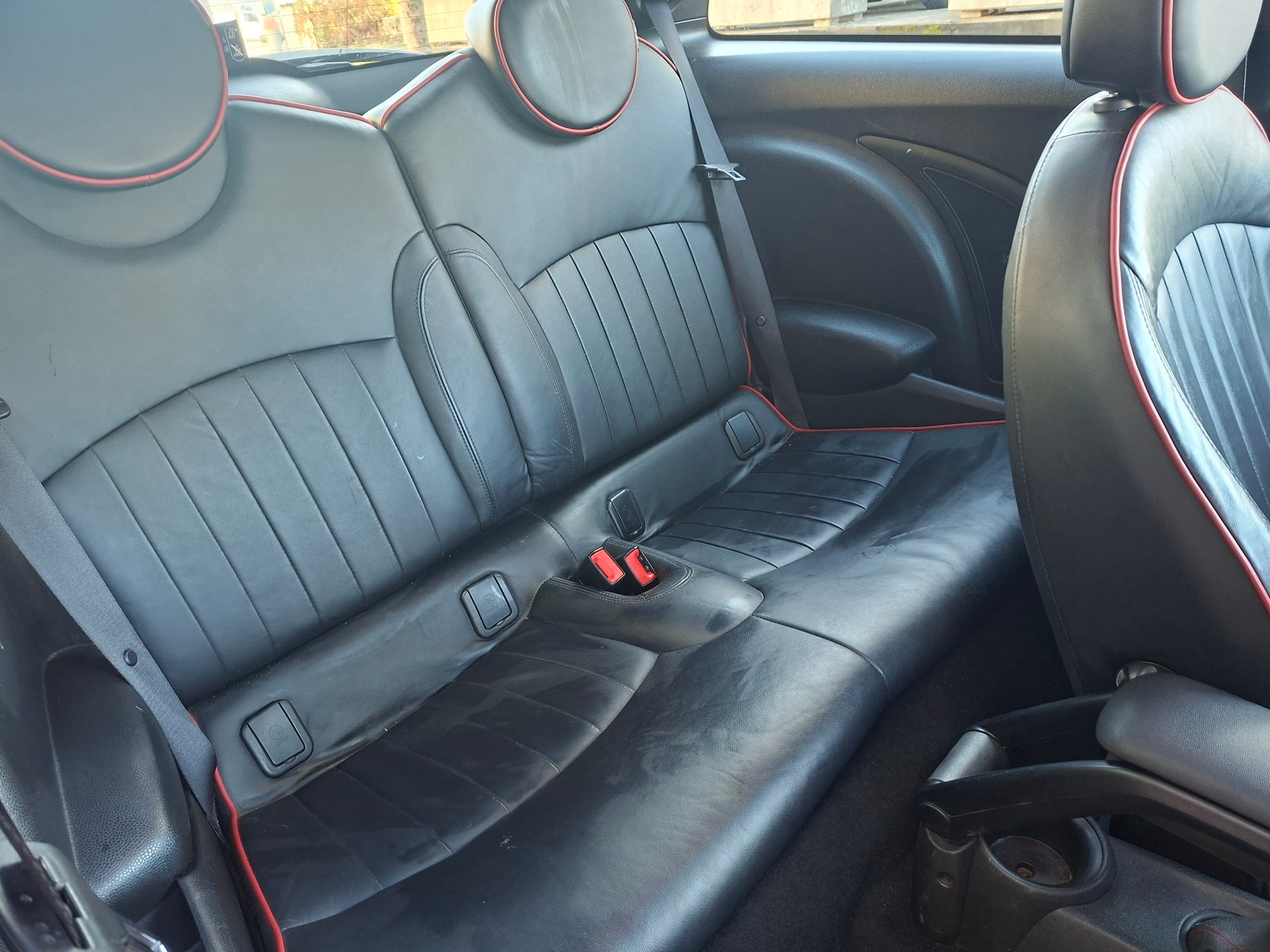 MINI Cooper John Cooper Works-image-9