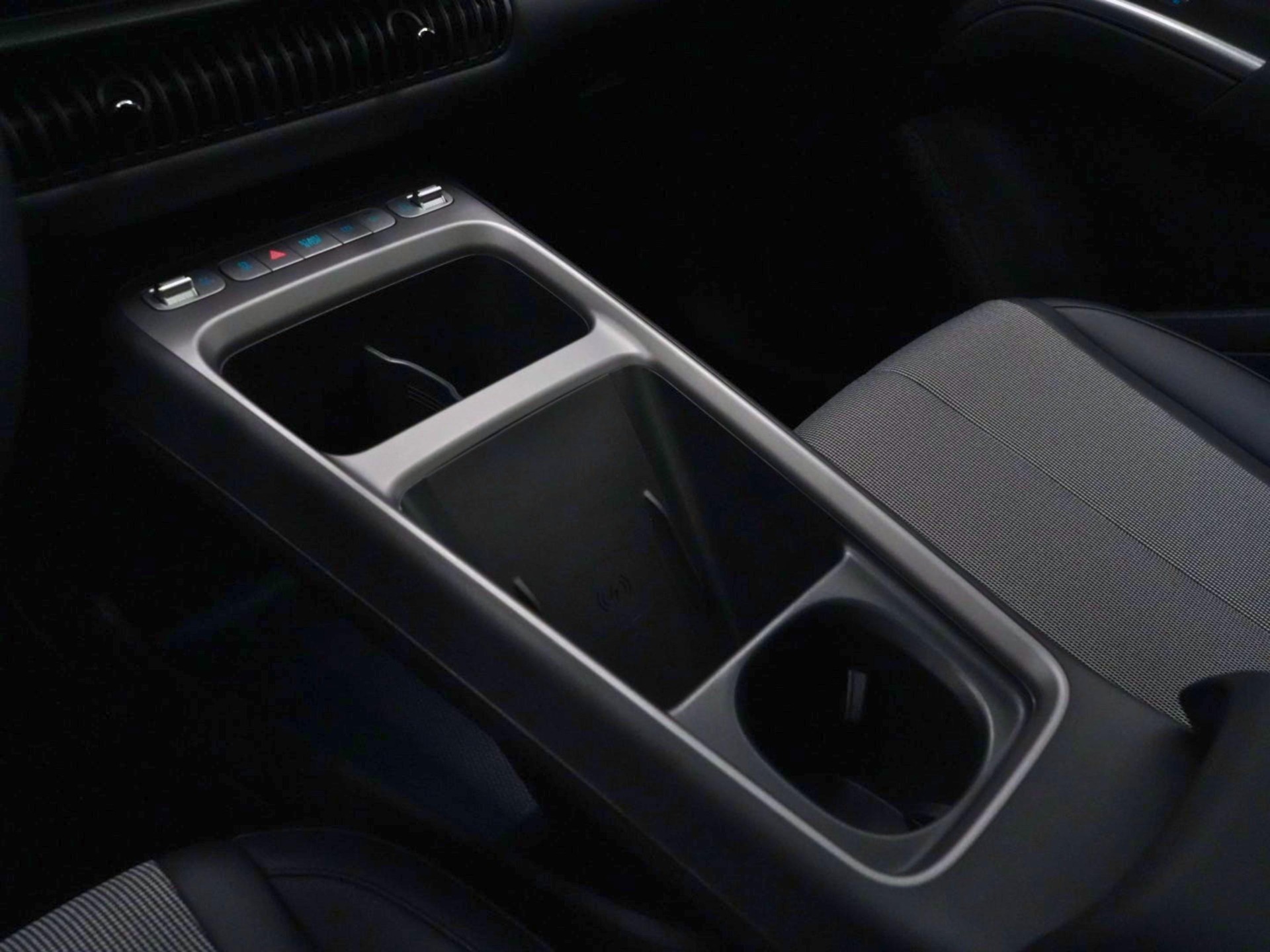 BYD Dolphin G DM-i Comfort-image-11
