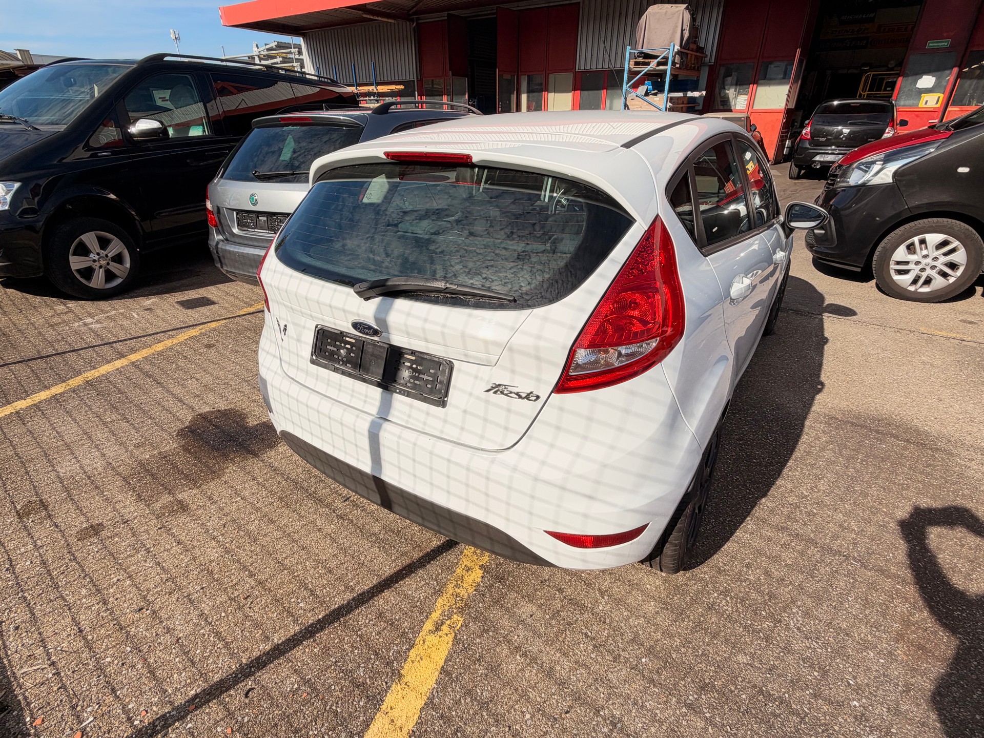 FORD Fiesta 1.4 16V Titanium-image-2