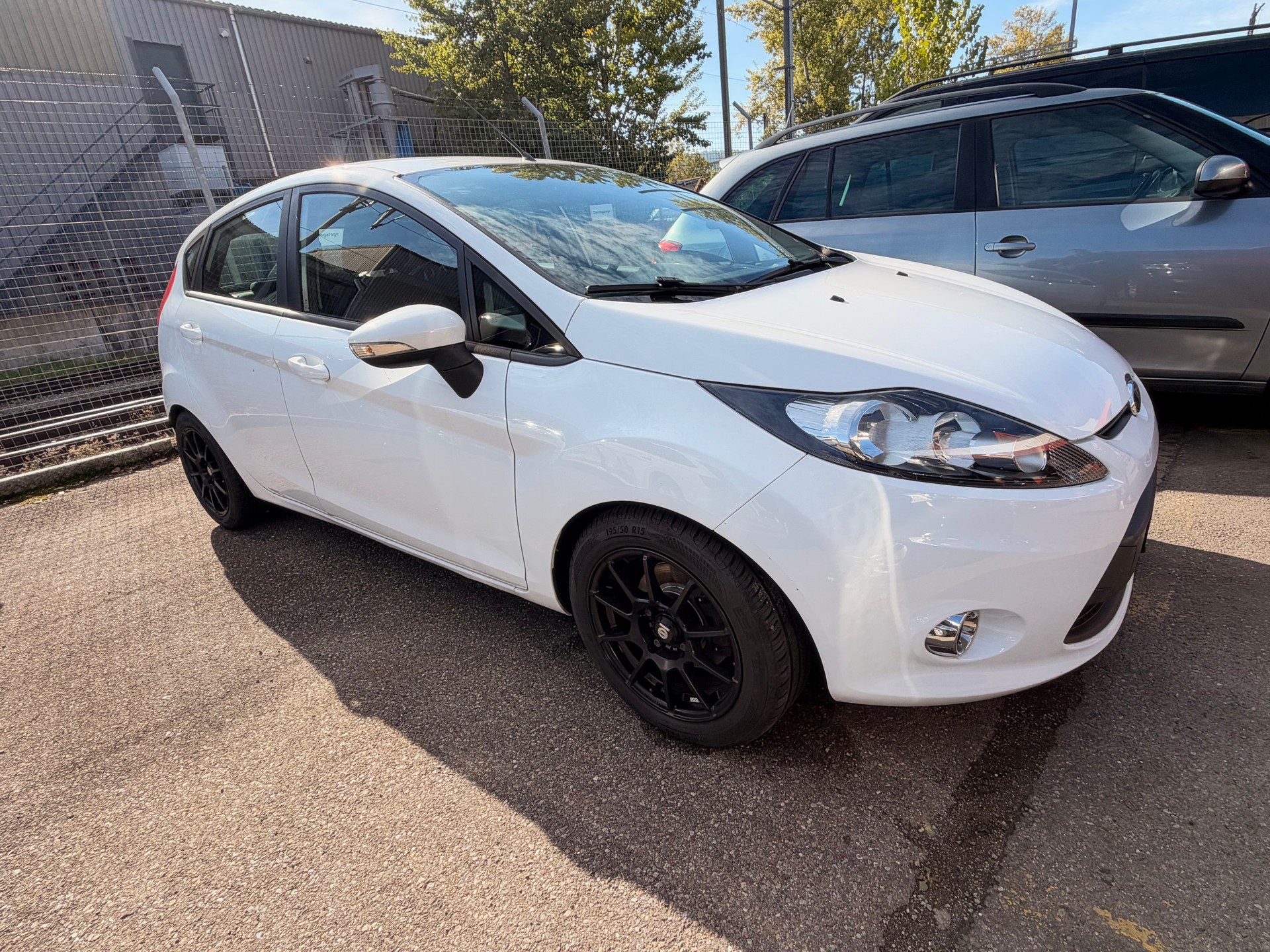 FORD Fiesta 1.4 16V Titanium-image-1