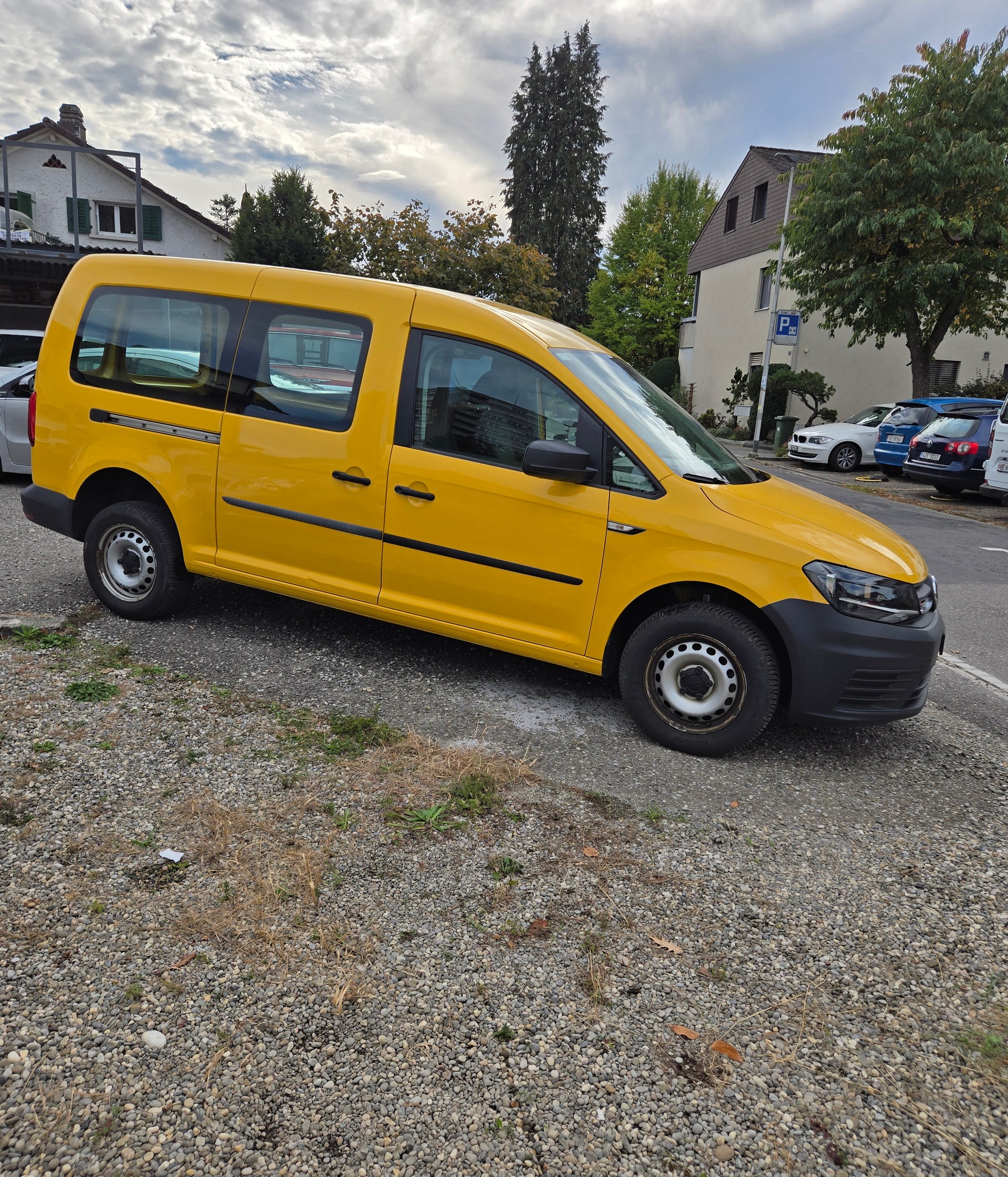 VW Caddy Maxi 2.0TDI 4Motion BlueMotion Technology-image-2