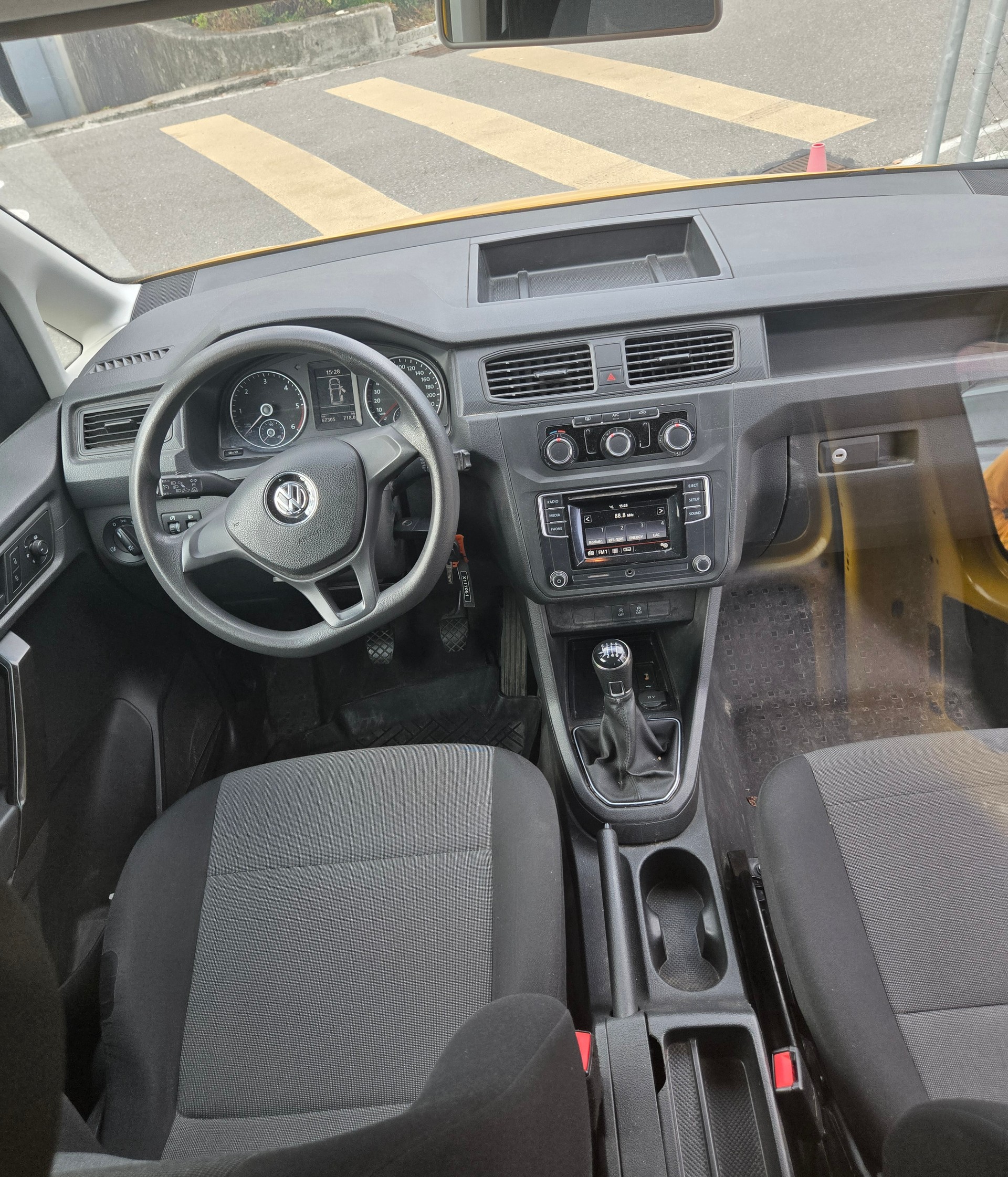 VW Caddy Maxi 2.0TDI 4Motion BlueMotion Technology-image-10
