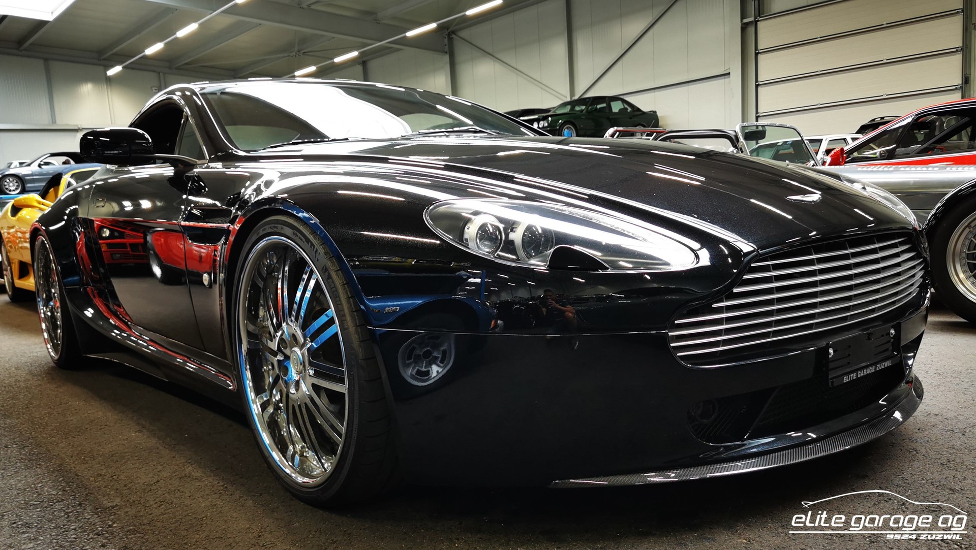 ASTON MARTIN V8 Vantage 4.3-image-2