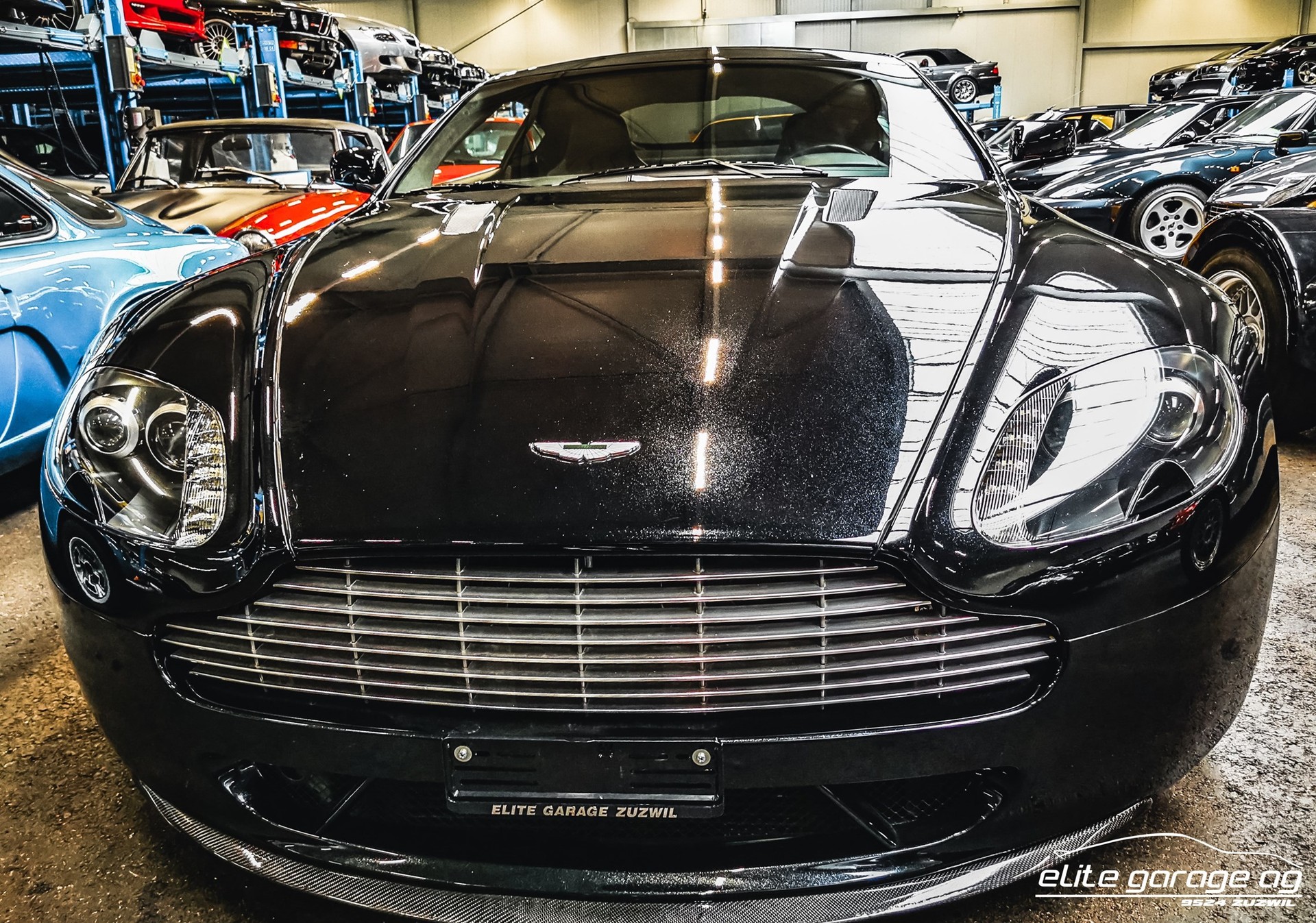 ASTON MARTIN V8 Vantage 4.3-image-1