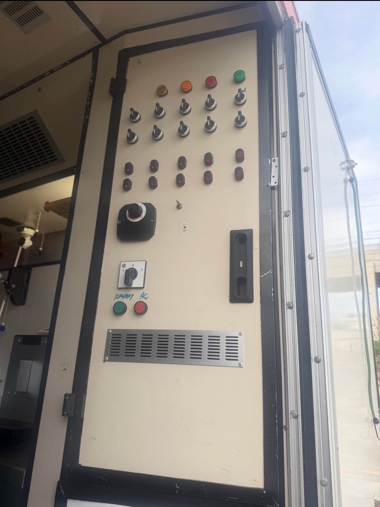 IVECO Daily 35 S 13-image-1