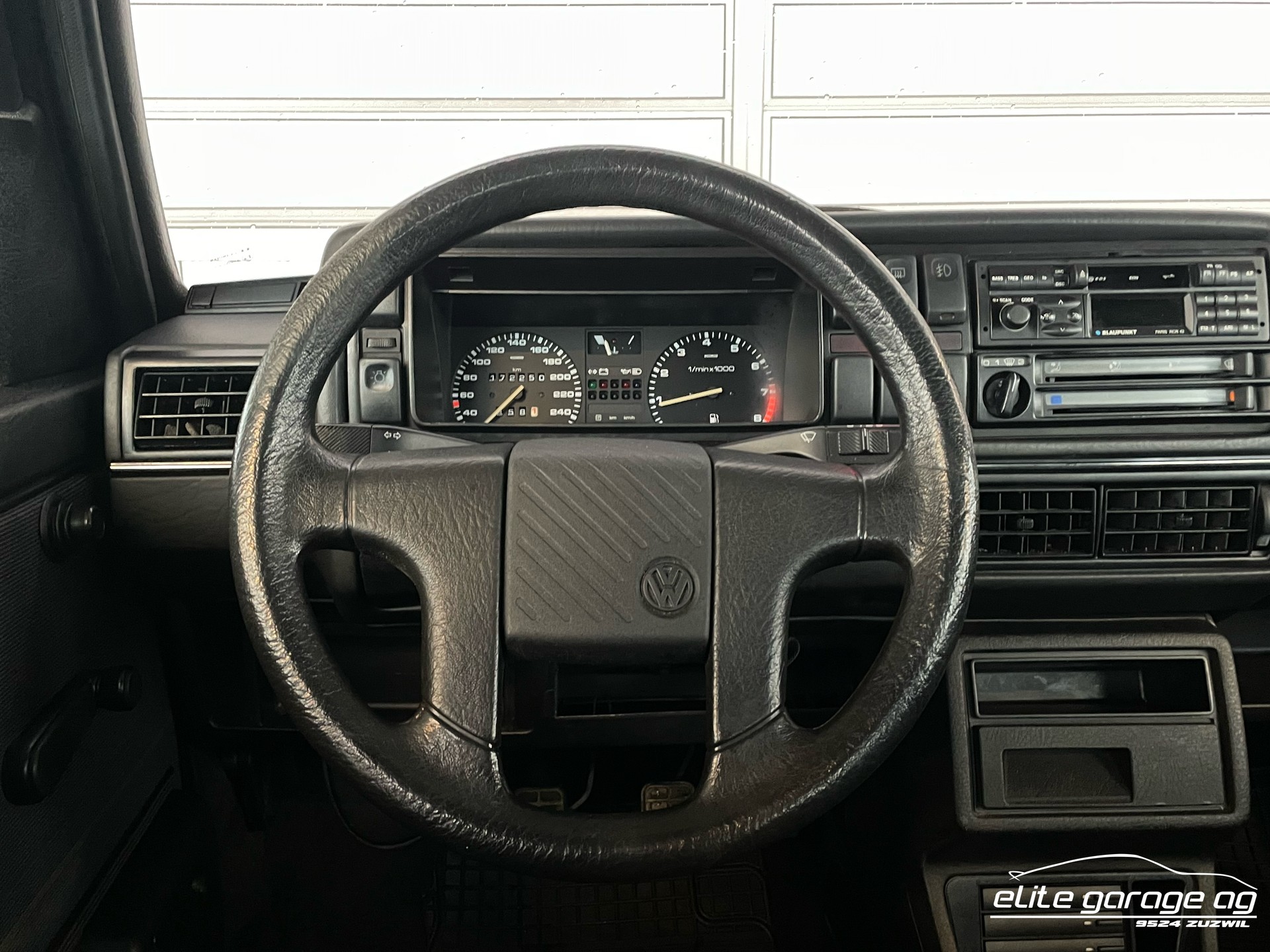 VW Golf 1800 GTI 16V-image-11