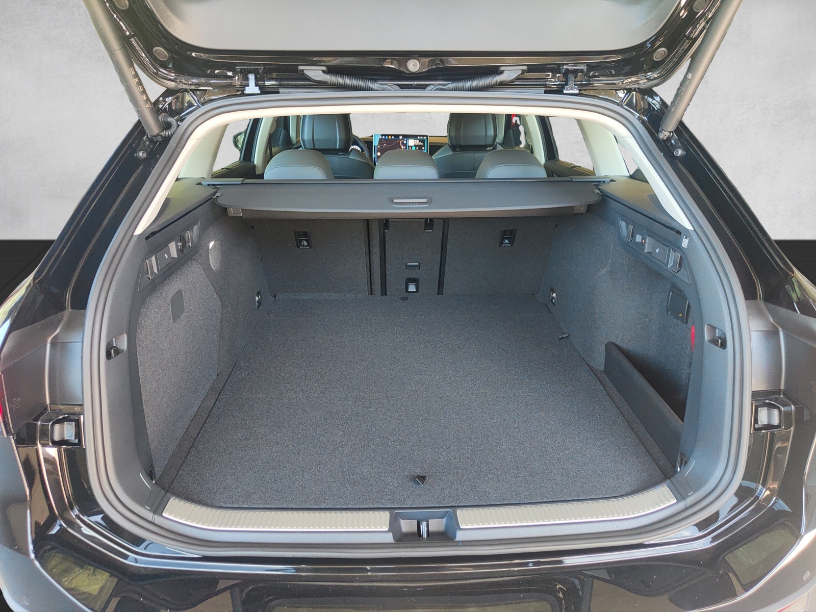 VW Passat Variant 1.5 TSI evo2 Plug-In- Hybrid Business DSG-image-10