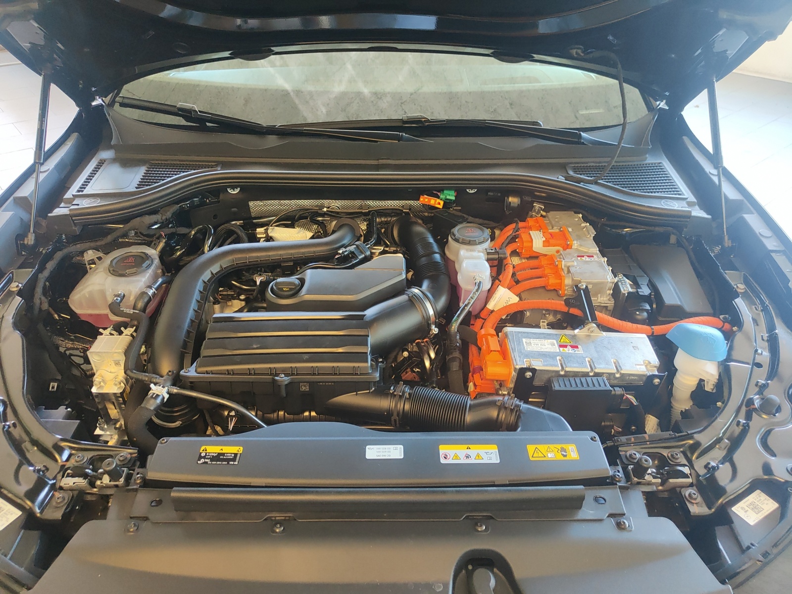 VW Passat Variant 1.5 TSI evo2 Plug-In- Hybrid Business DSG-image-11