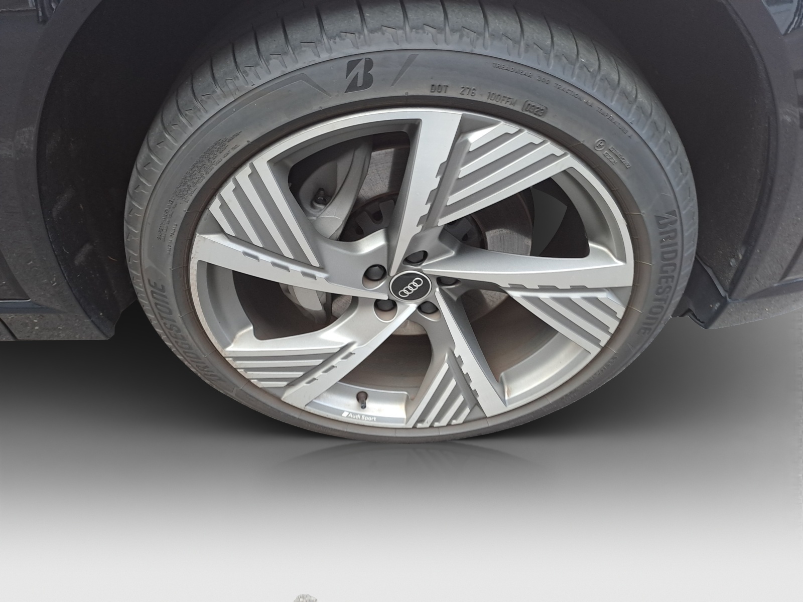 AUDI e-tron 55 Sportback S Line quattro-image-14
