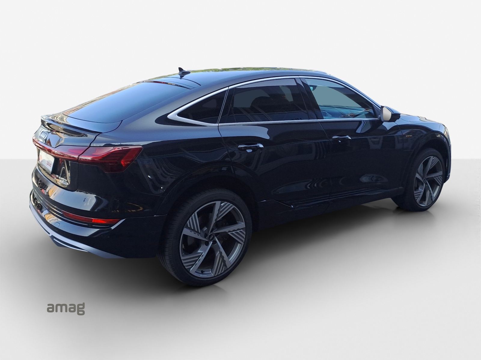 AUDI e-tron 55 Sportback S Line quattro-image-5