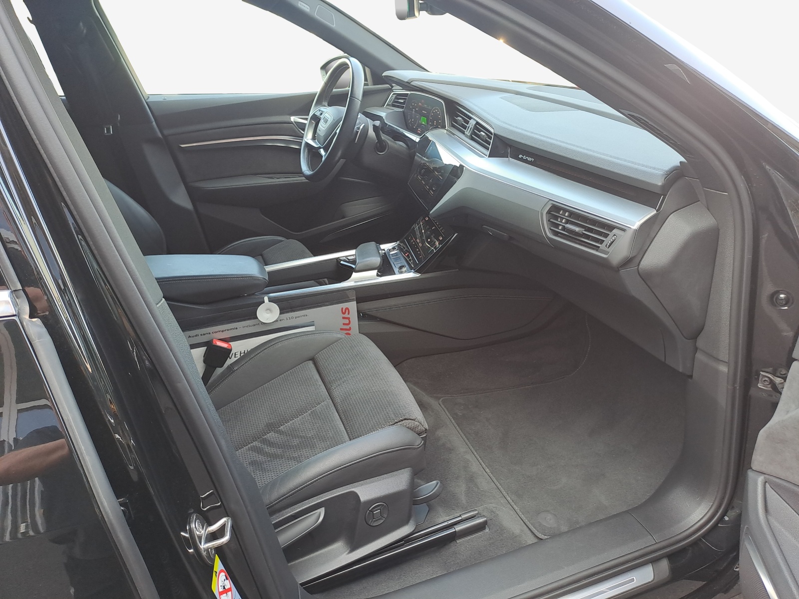 AUDI e-tron 55 Sportback S Line quattro-image-16