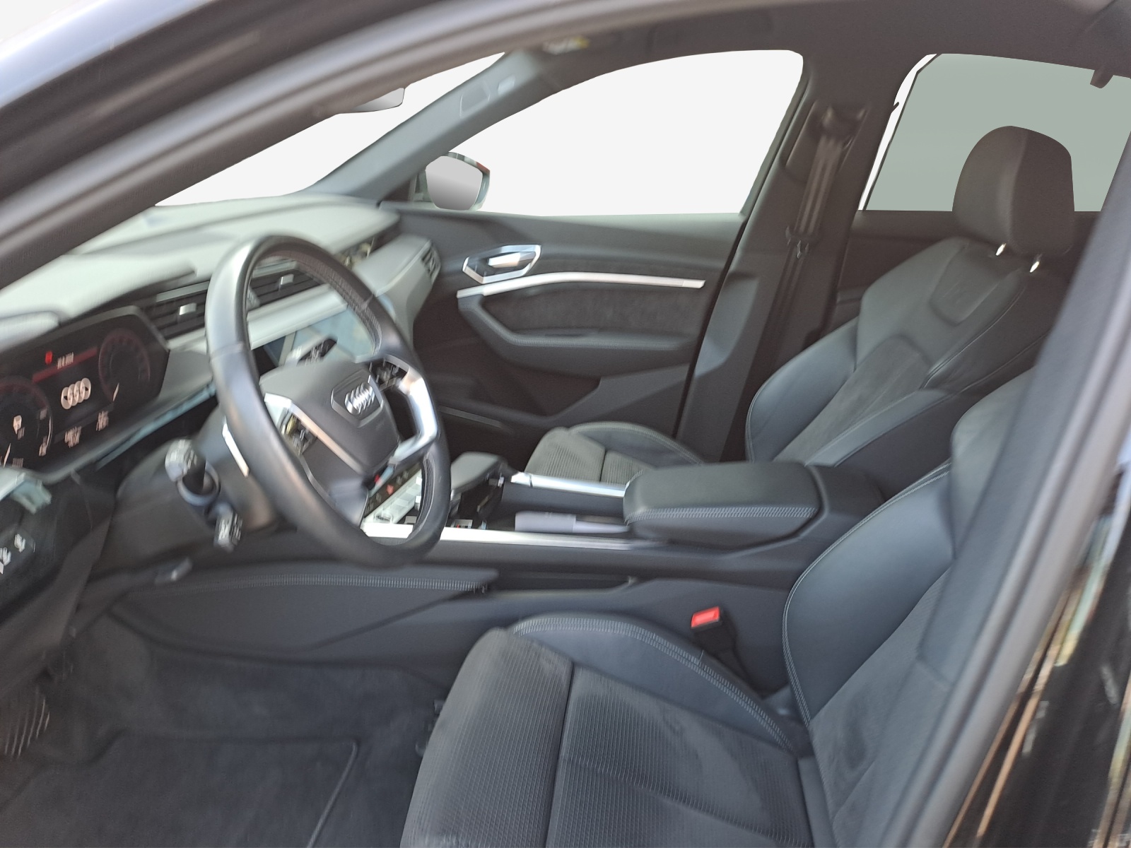 AUDI e-tron 55 Sportback S Line quattro-image-8