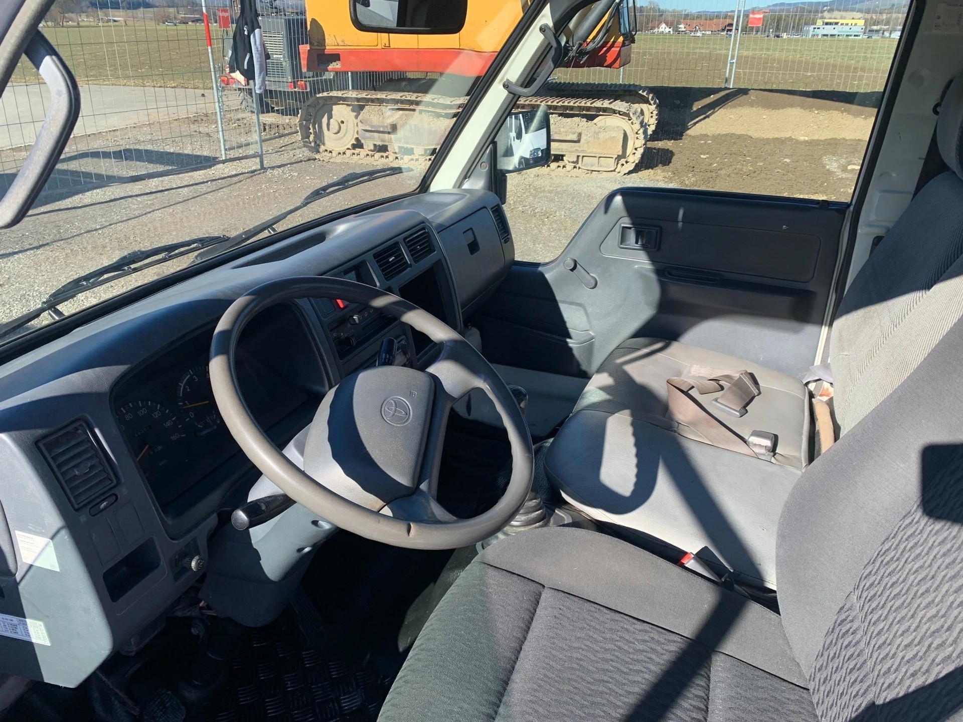 TOYOTA DYNA 100 2.4 D-showroom-element-3
