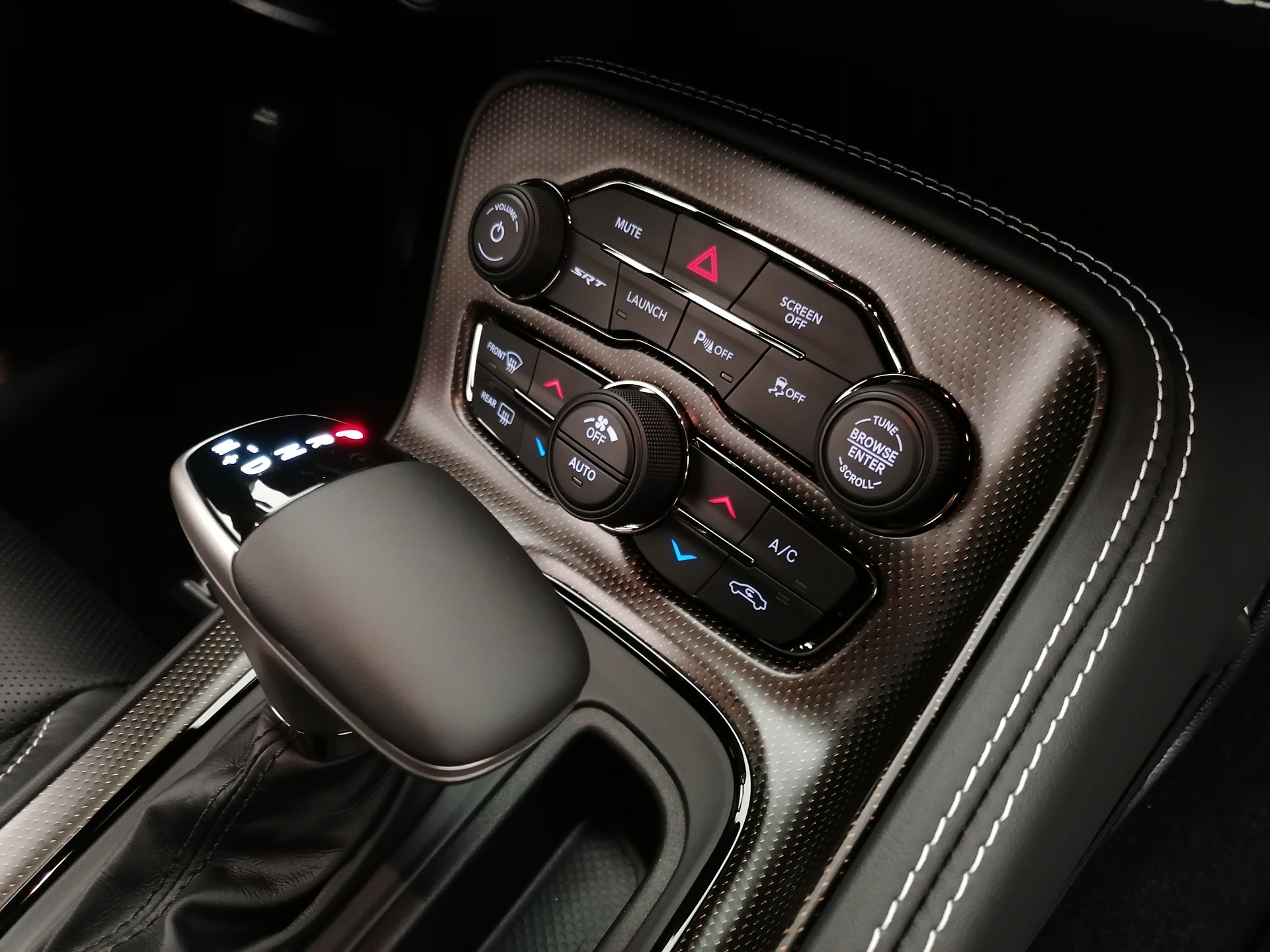 DODGE Challenger Hellcat WB Jailbreak-image-12