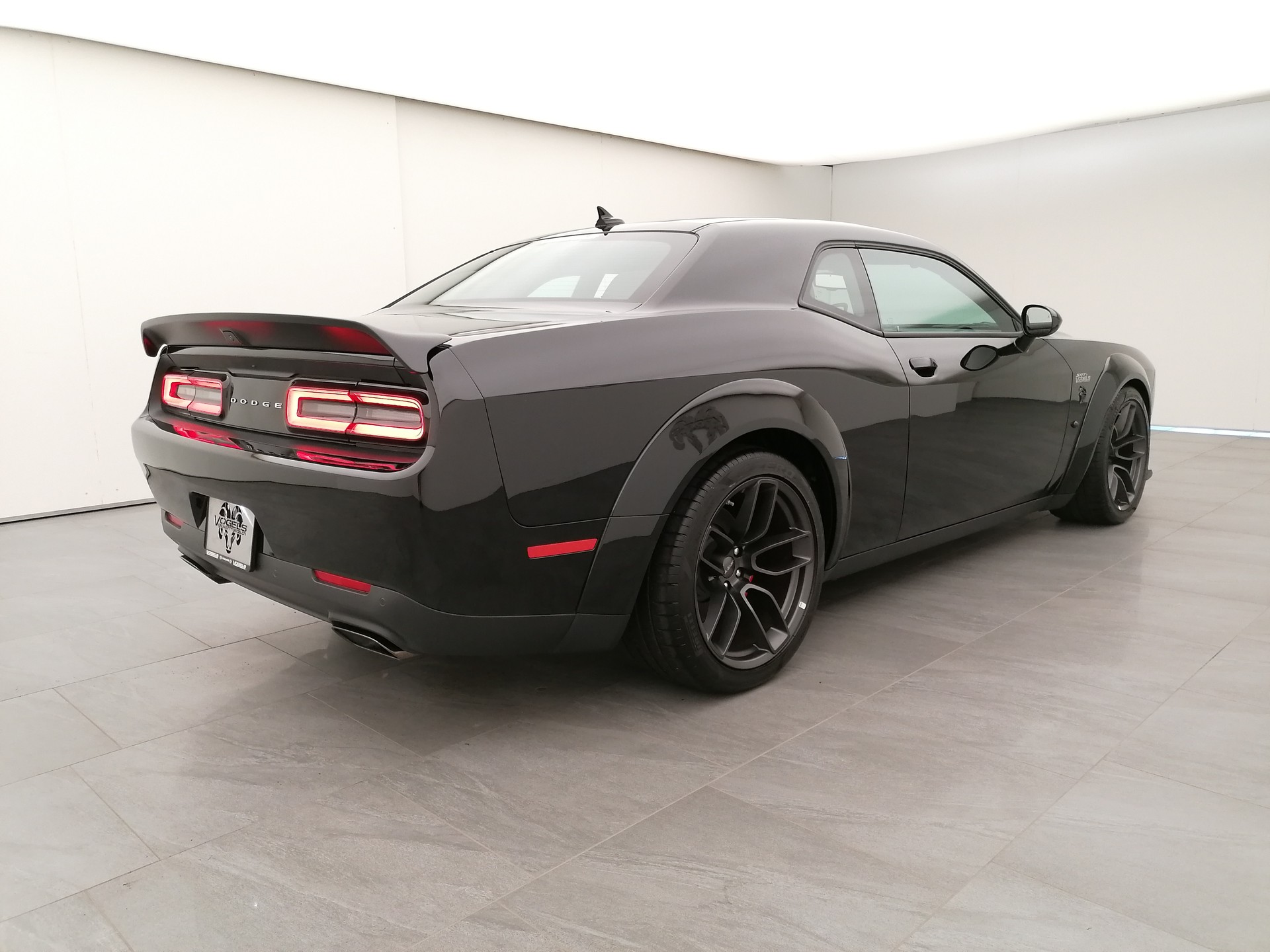 DODGE Challenger Hellcat WB Jailbreak-image-3