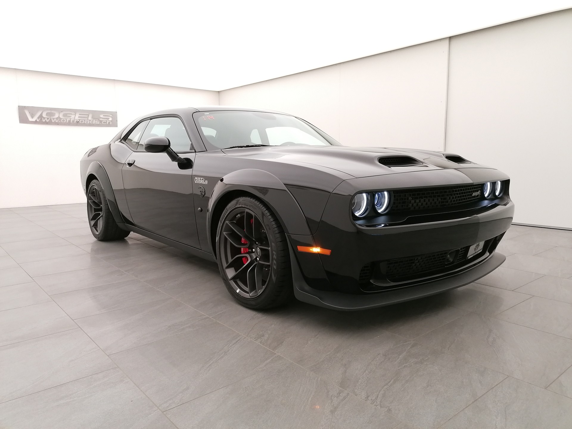 DODGE Challenger Hellcat WB Jailbreak-image-2