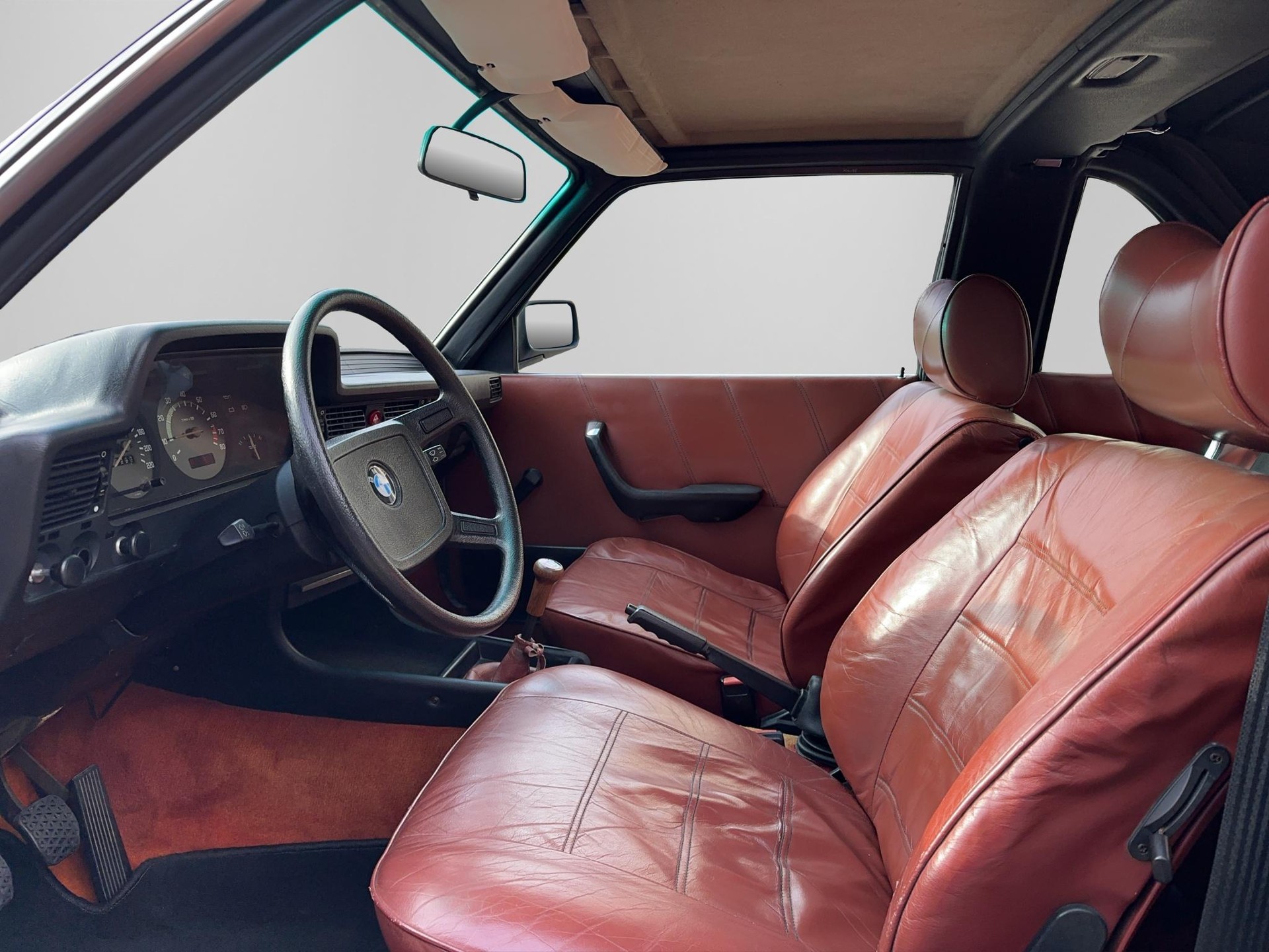 BMW 320-image-10